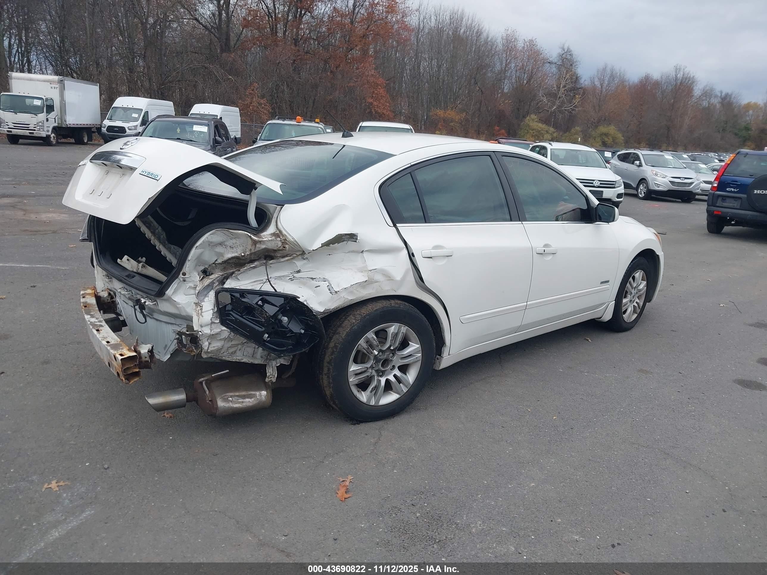 2011 Nissan Altima Hybrid   White vin: 1N4CL2AP8BC176880
