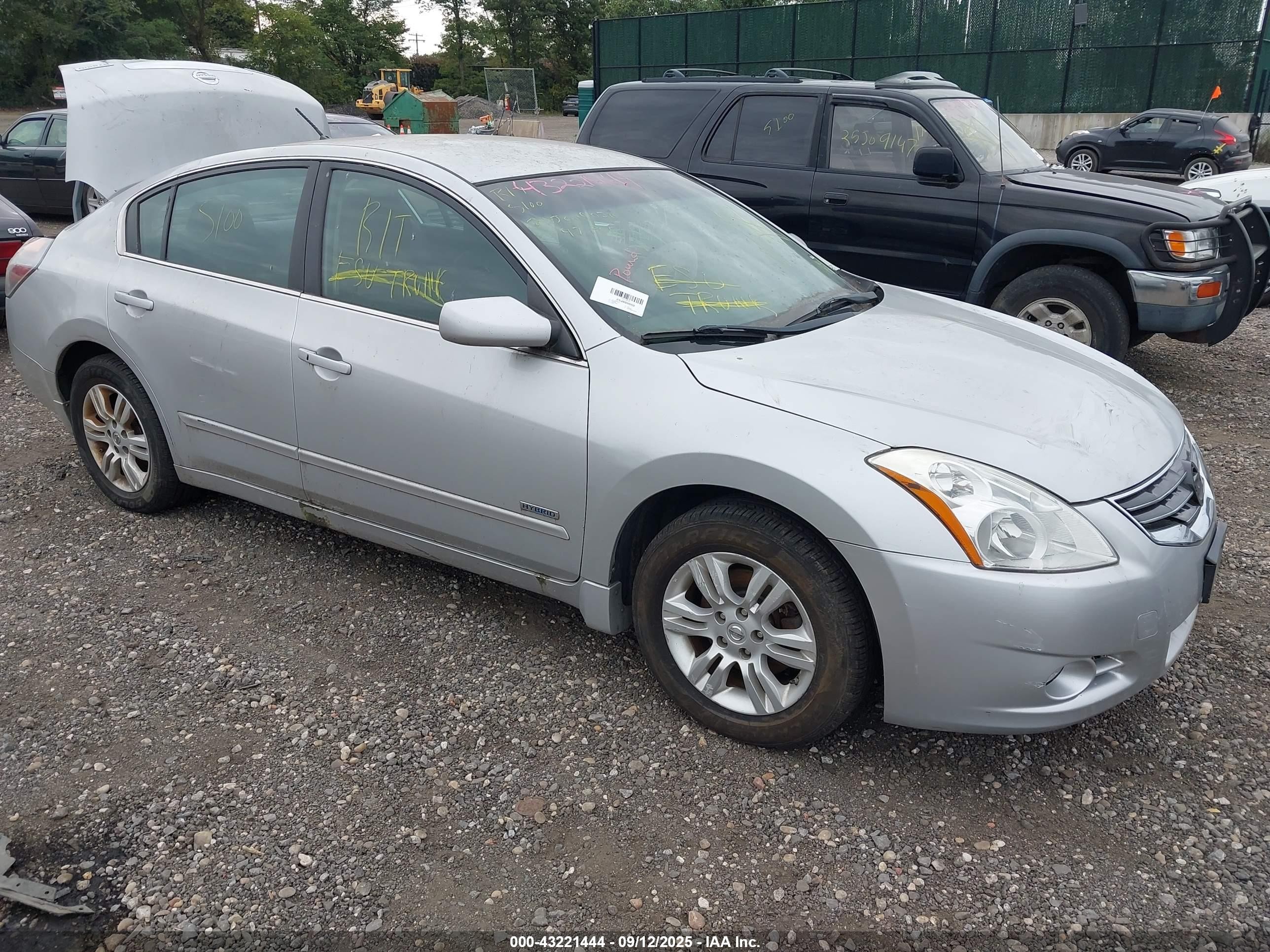 2011 Nissan Altima Hybrid   Gray vin: 1N4CL2AP8BC180122