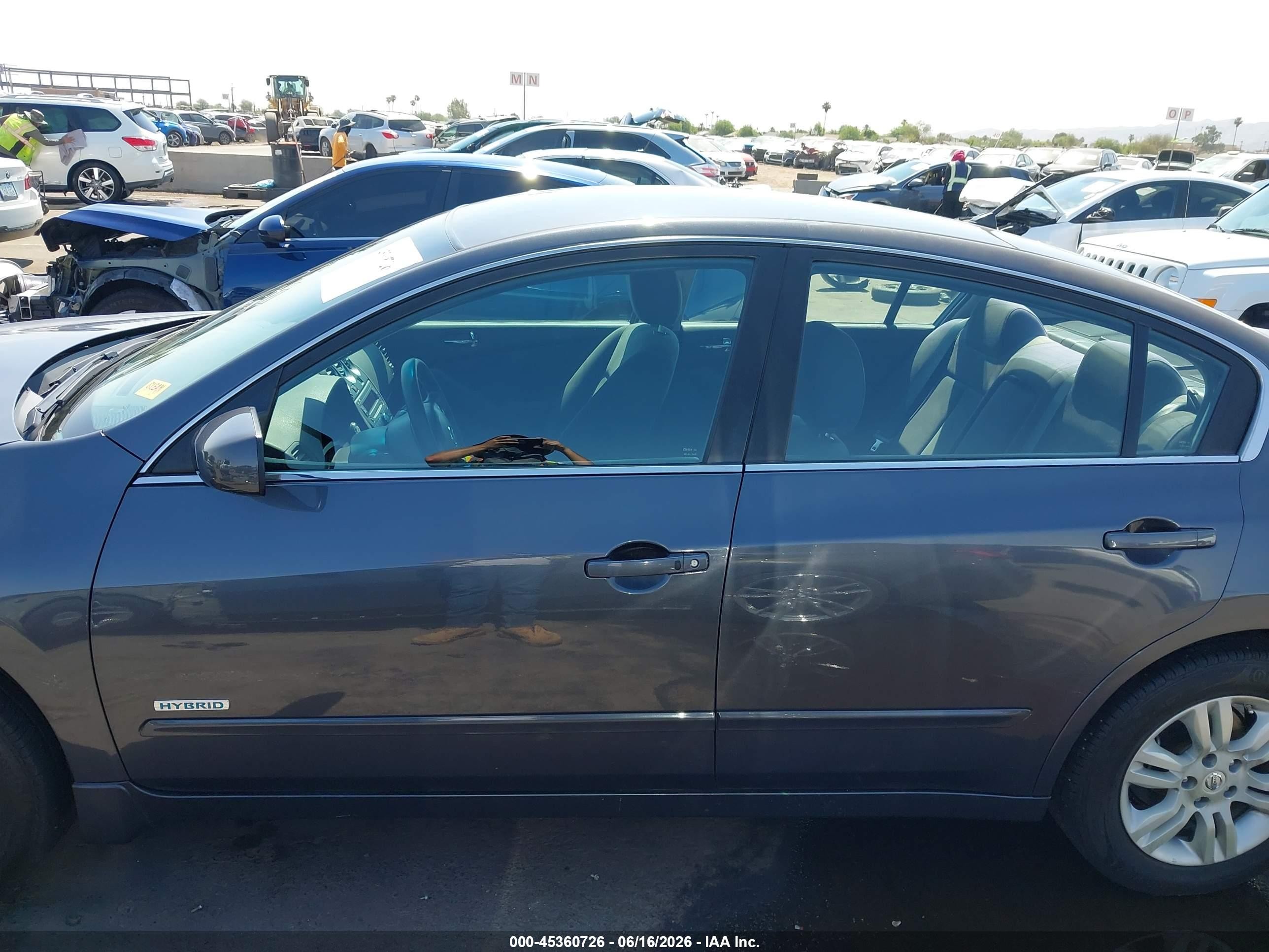 2010 Nissan Altima Hybrid   Maroon vin: 1N4CL2AP9AC132045