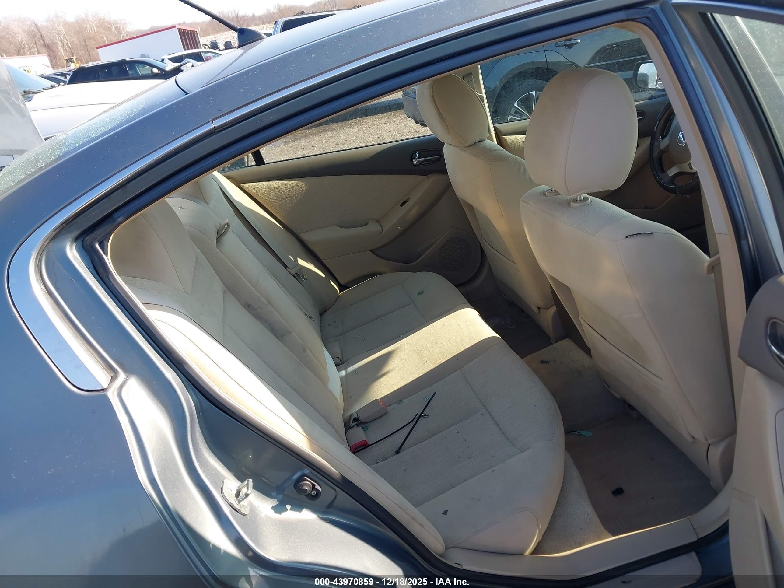 2011 Nissan Altima Hybrid   Gray vin: 1N4CL2AP9BC100326