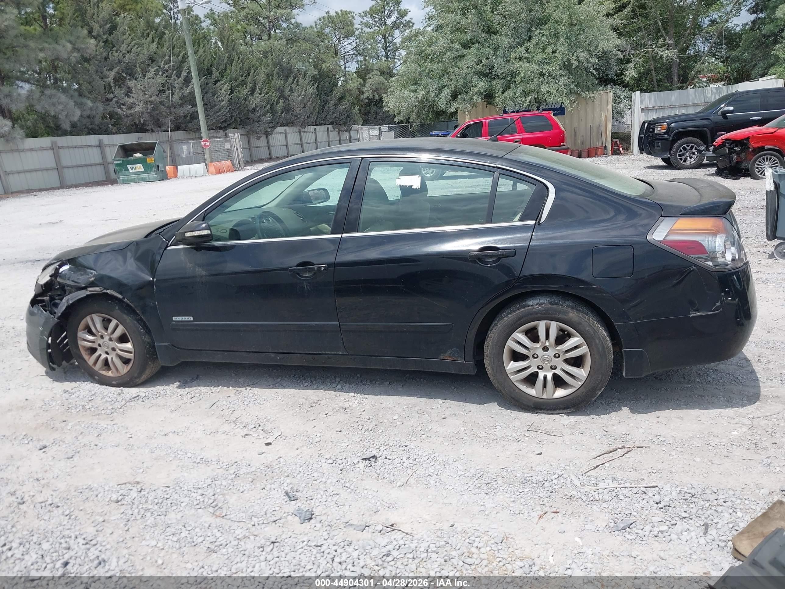 2011 Nissan Altima Hybrid   Black vin: 1N4CL2AP9BC110595