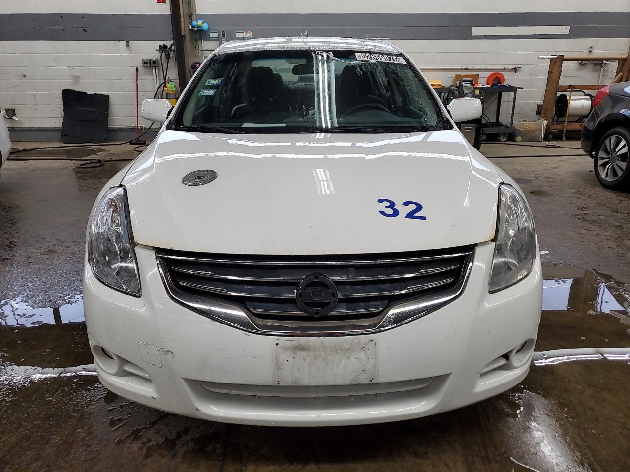 2011 Nissan Altima White vin: 1N4CL2AP9BC124805 Damage: Hood, Chipped, 10 Or More