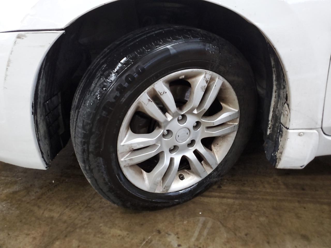 2011 Nissan Altima White vin: 1N4CL2AP9BC124805 Damage: Left Front Wheel, Curb Rash, > 12 Inches