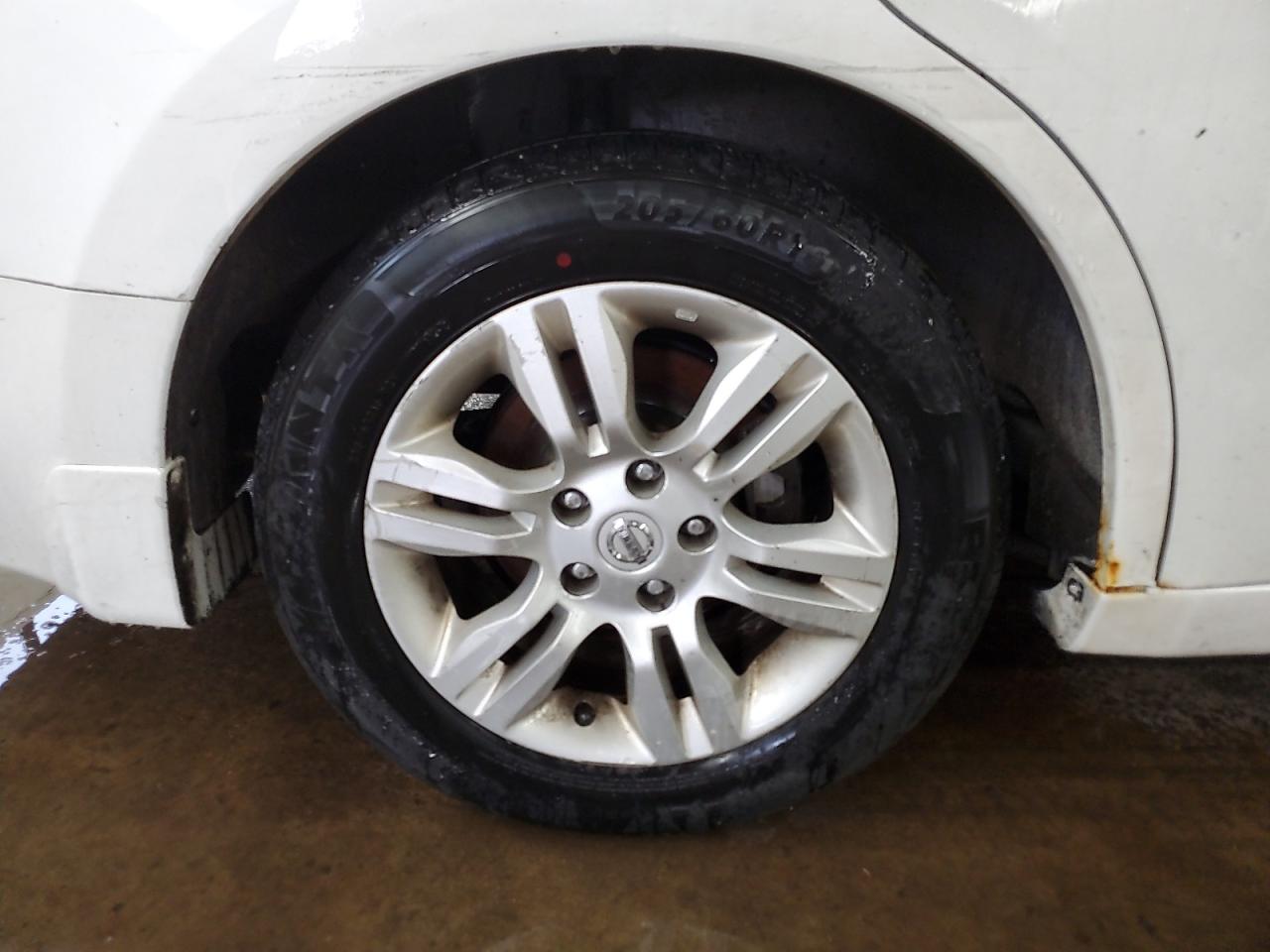 2011 Nissan Altima White vin: 1N4CL2AP9BC124805 Damage: Right Rear Wheel, Curb Rash, 11 To 12 Inches
