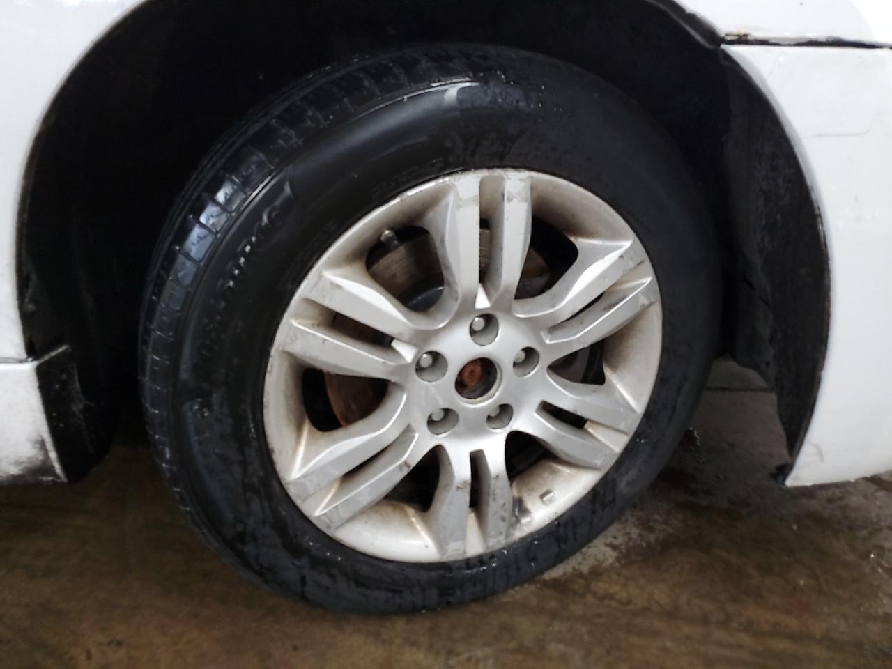 2011 Nissan Altima White vin: 1N4CL2AP9BC124805 Damage: Right Front Wheel, Curb Rash, > 12 Inches