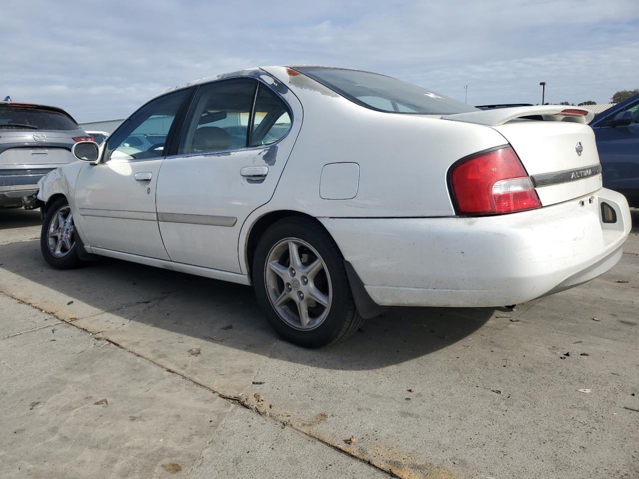 2000 Nissan Altima Xe White vin: 1N4DL01A0YC116928
