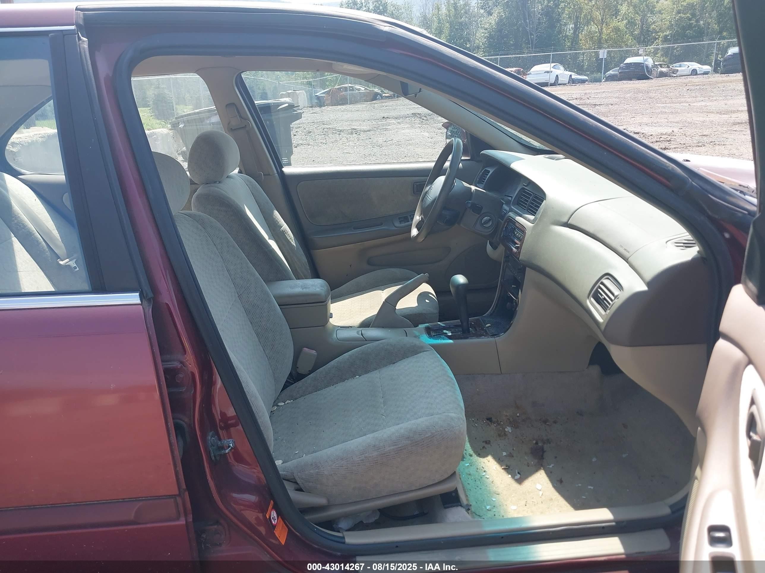 2001 Nissan Altima Gxe Burgundy vin: 1N4DL01A21C124146