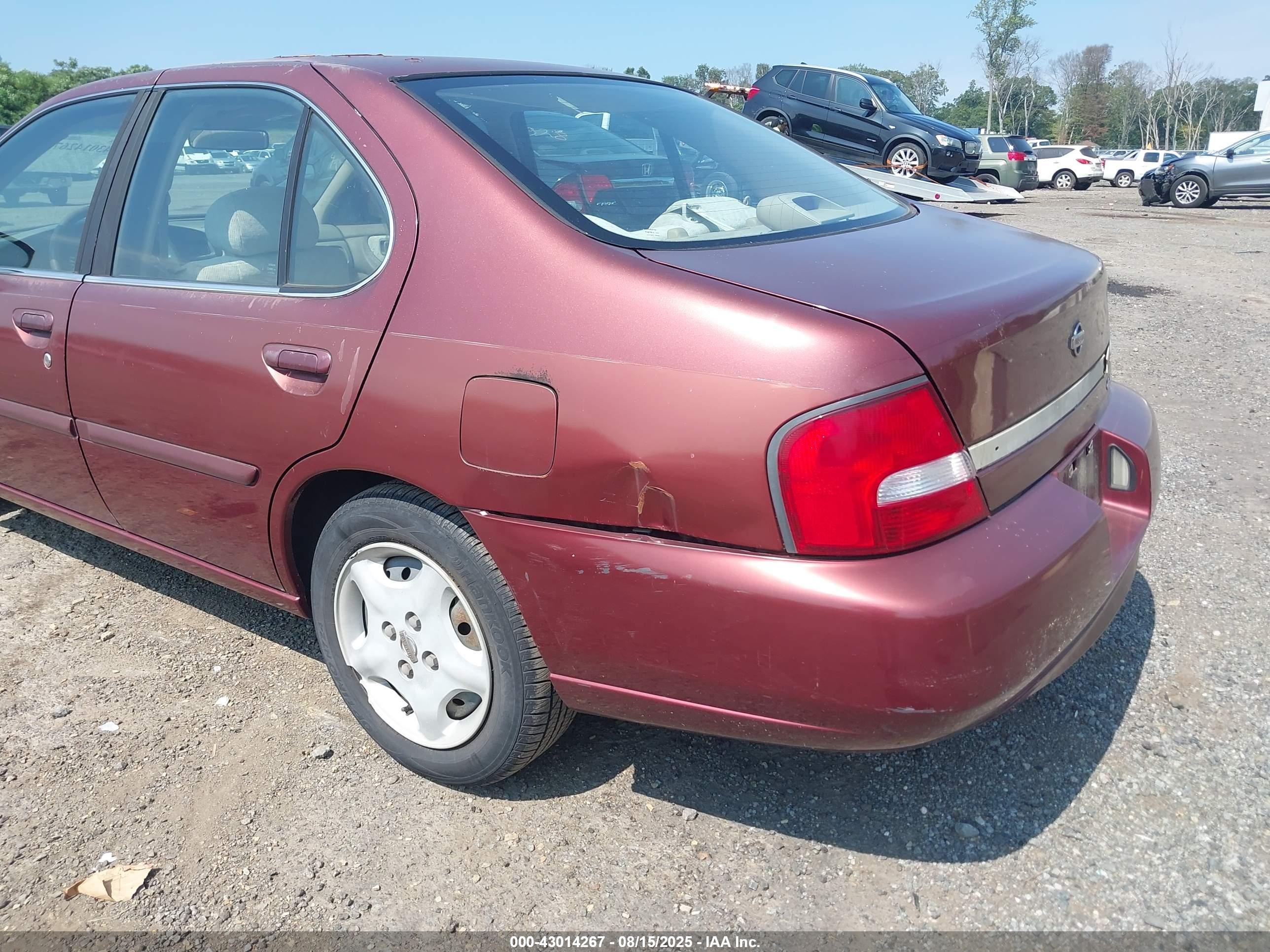 2001 Nissan Altima Gxe Burgundy vin: 1N4DL01A21C124146