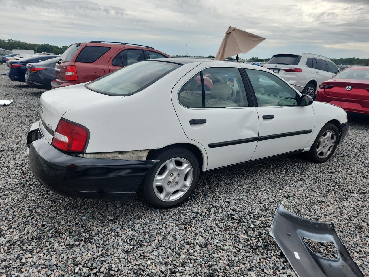 2001 Nissan Altima Gxe White vin: 1N4DL01A21C143070