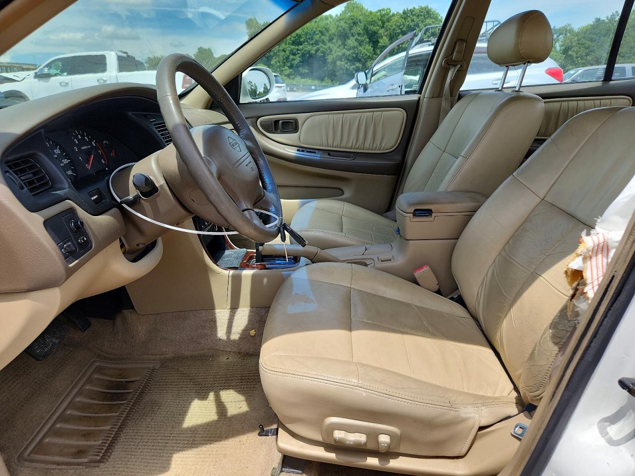 2000 Nissan Altima Gxe White vin: 1N4DL01A3YC154637