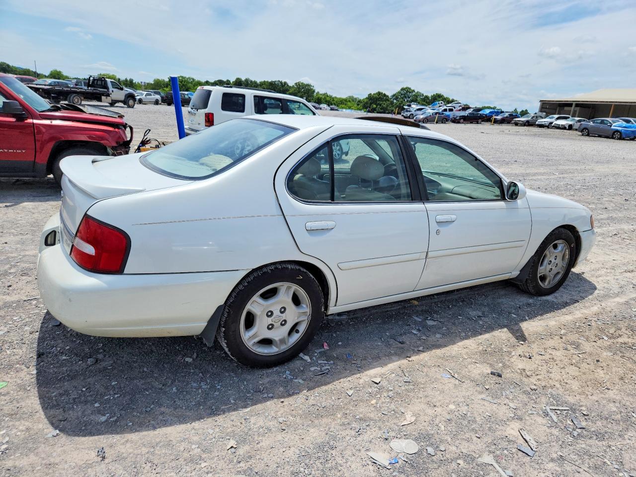 2000 Nissan Altima Gxe White vin: 1N4DL01A3YC154637