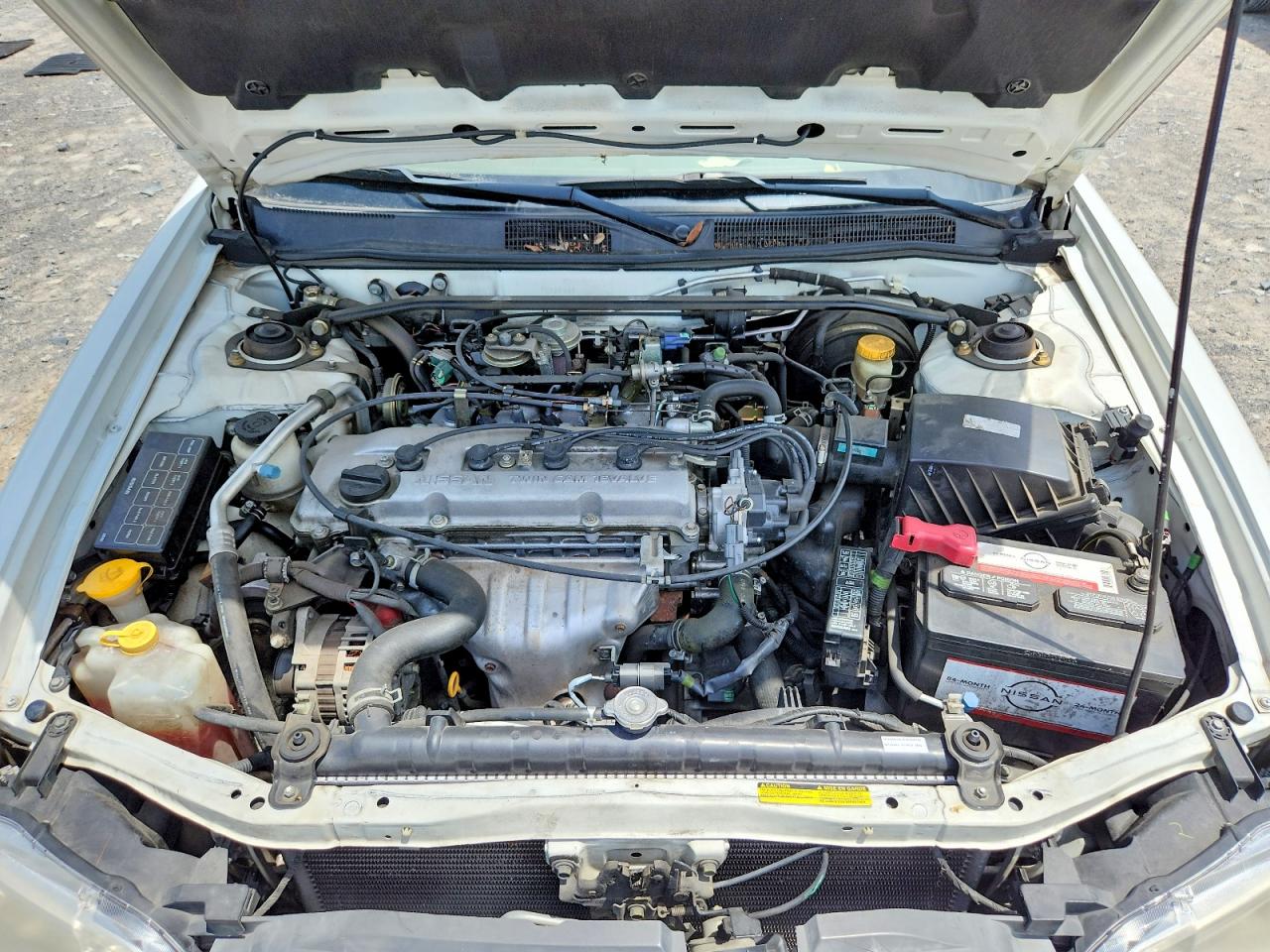 2000 Nissan Altima Gxe White vin: 1N4DL01A3YC154637