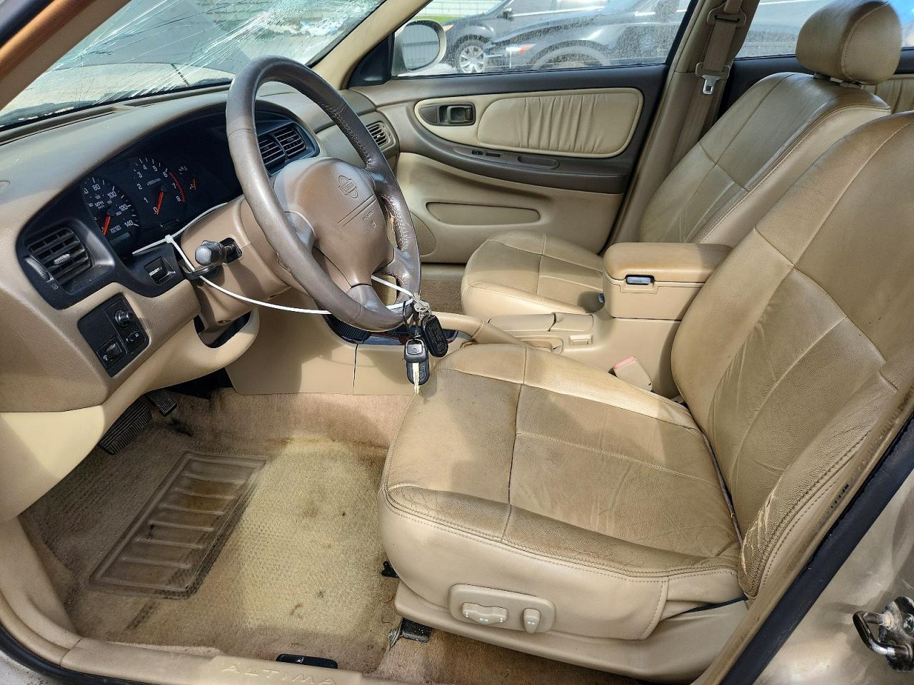 2000 Nissan Altima Tan vin: 1N4DL01A4YC187596