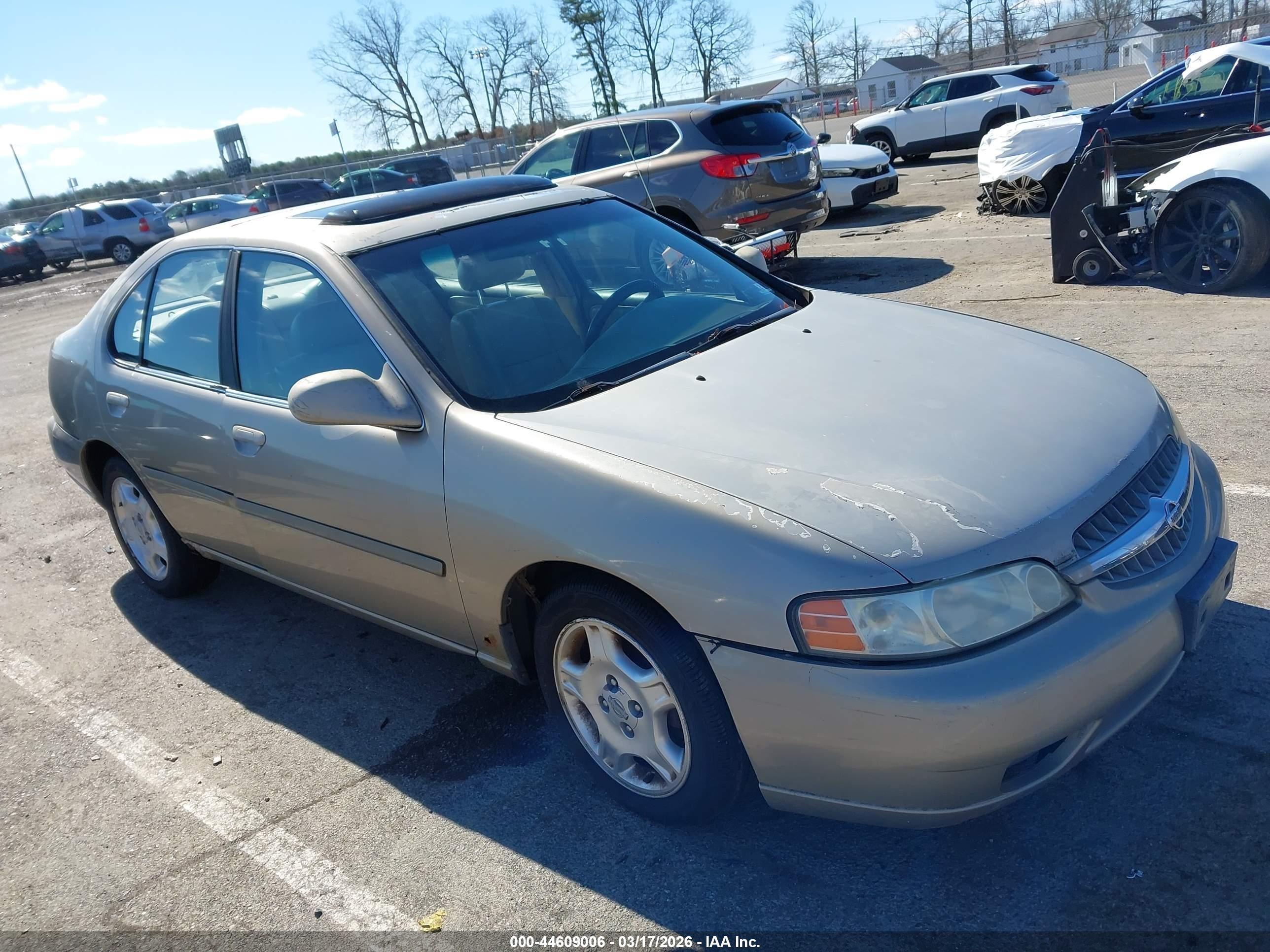 2001 Nissan Altima Gle Beige vin: 1N4DL01AX1C177290