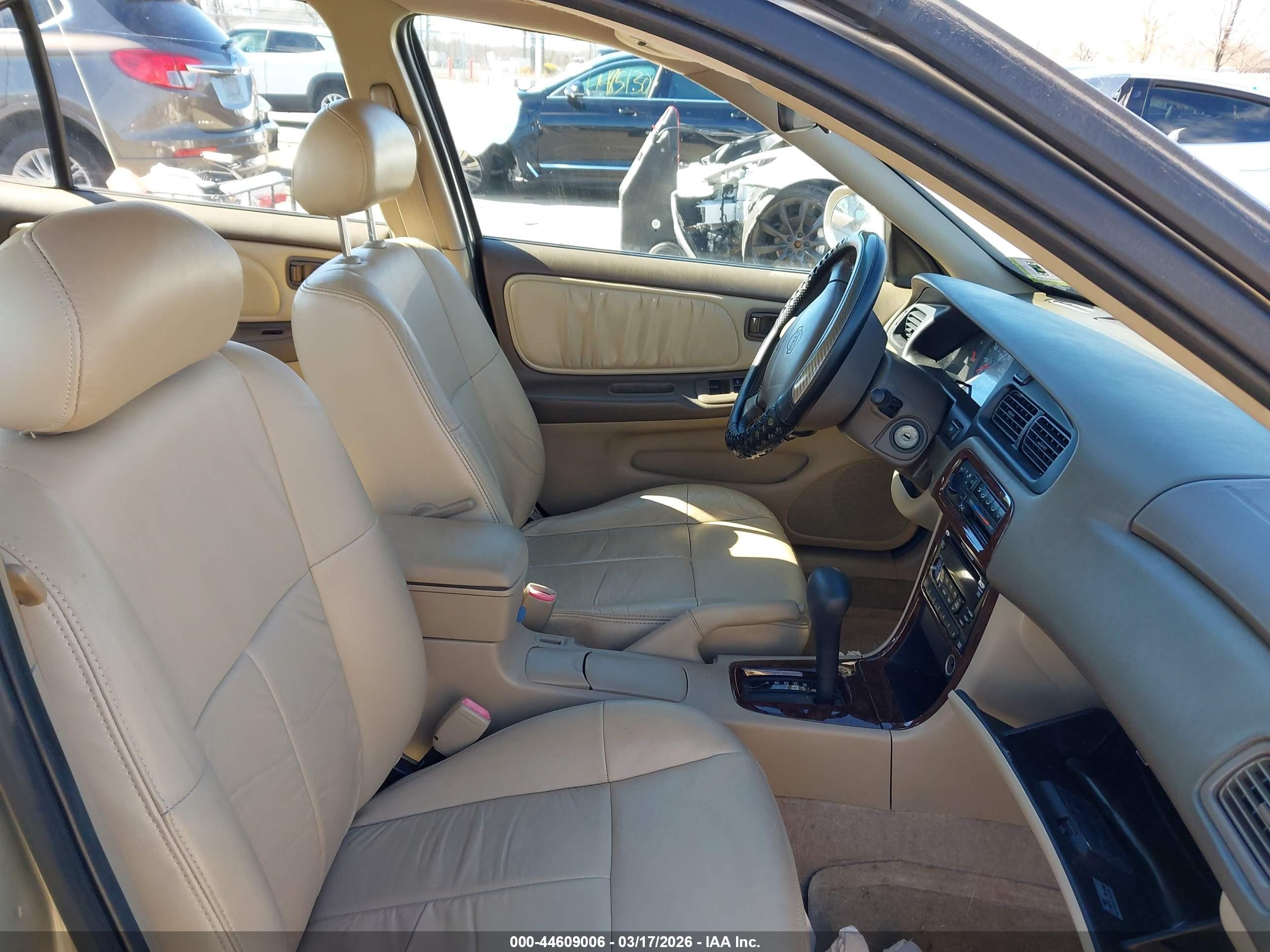2001 Nissan Altima Gle Beige vin: 1N4DL01AX1C177290