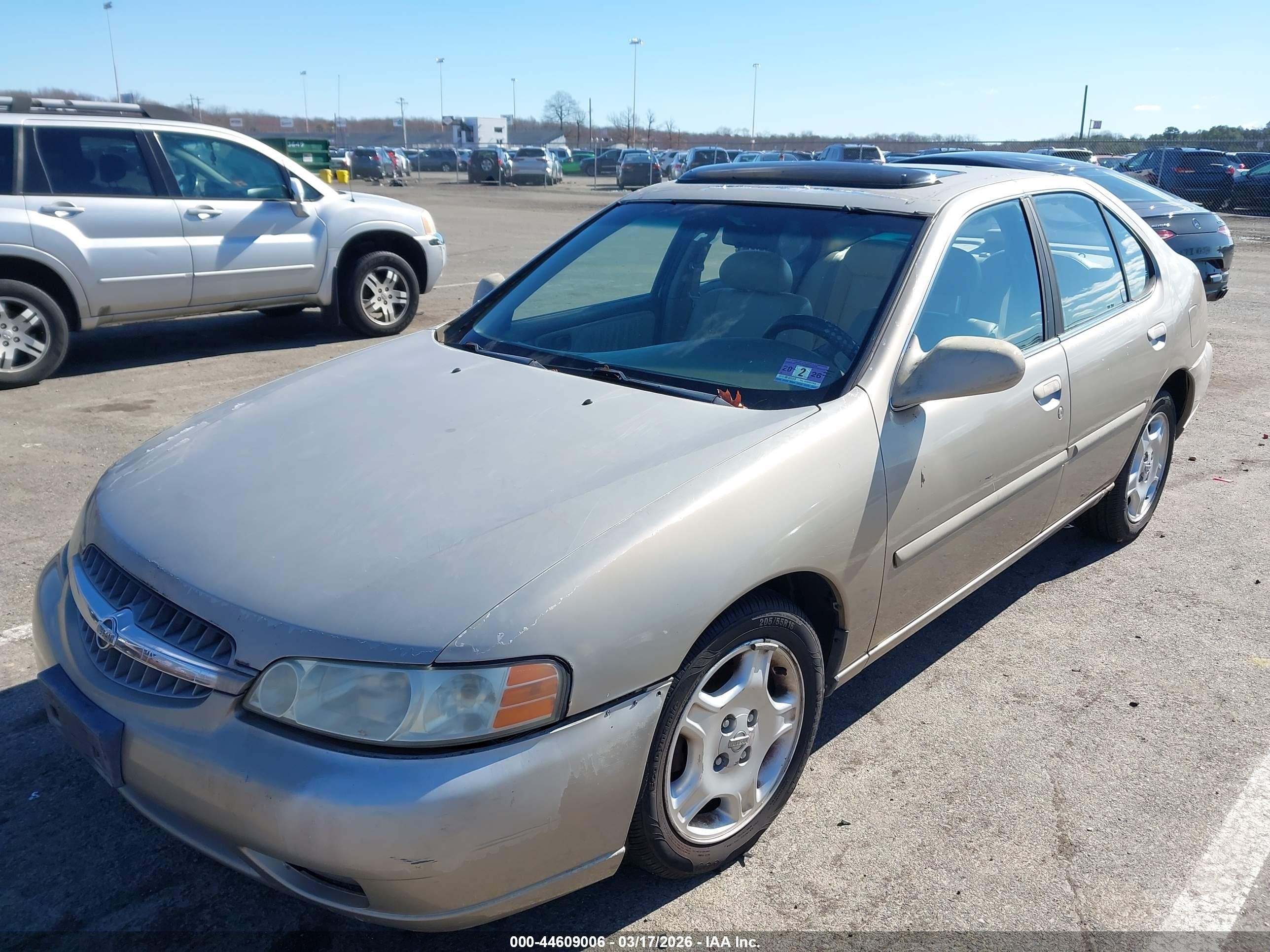 2001 Nissan Altima Gle Beige vin: 1N4DL01AX1C177290
