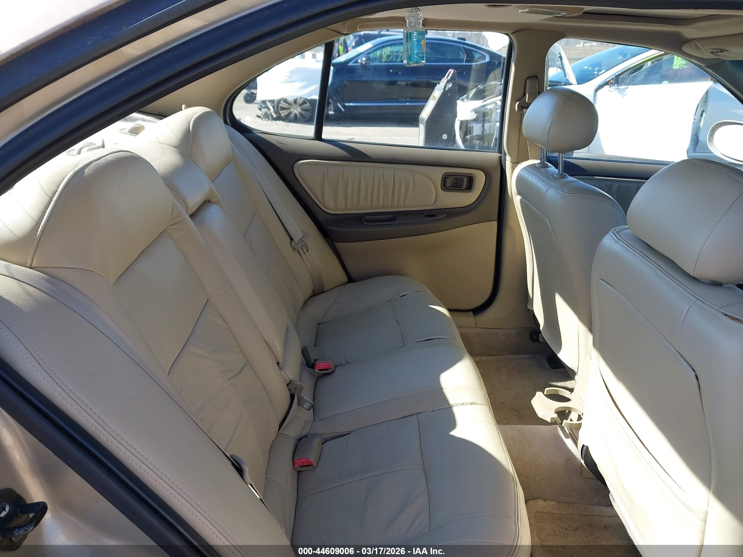 2001 Nissan Altima Gle Beige vin: 1N4DL01AX1C177290