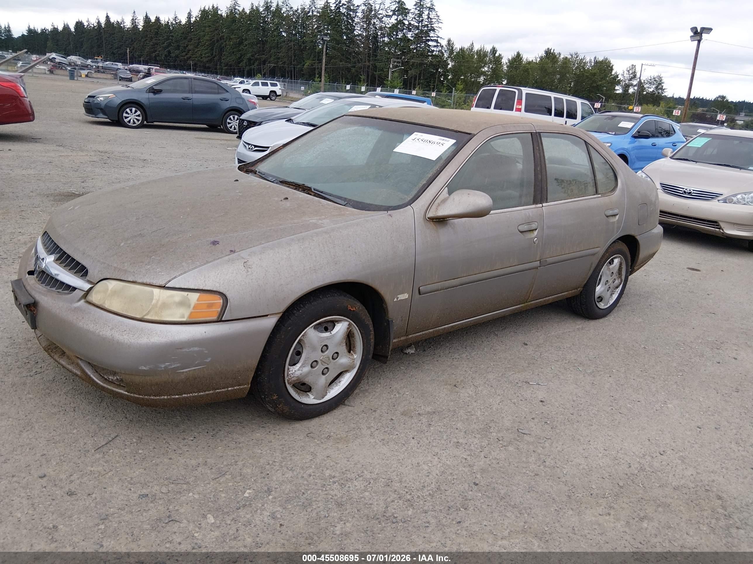 2001 Nissan Altima Gxe Brown vin: 1N4DL01D01C132353