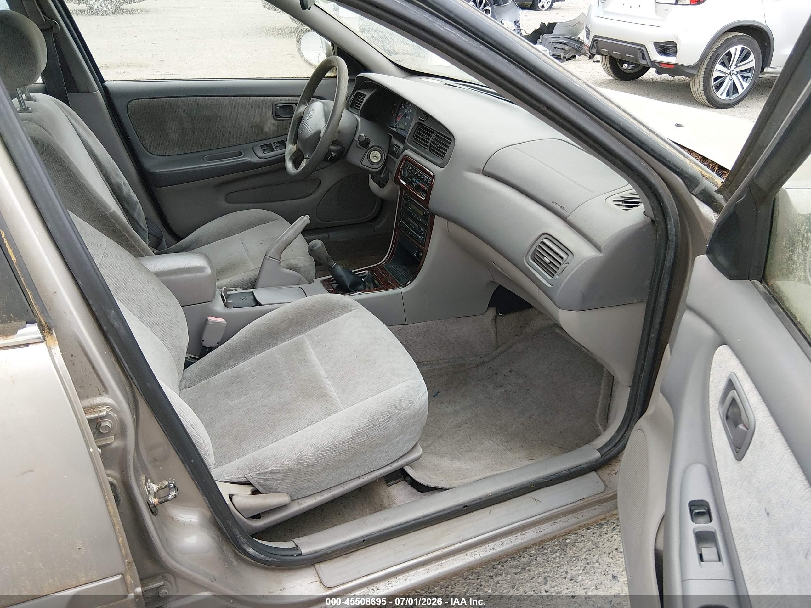 2001 Nissan Altima Gxe Brown vin: 1N4DL01D01C132353
