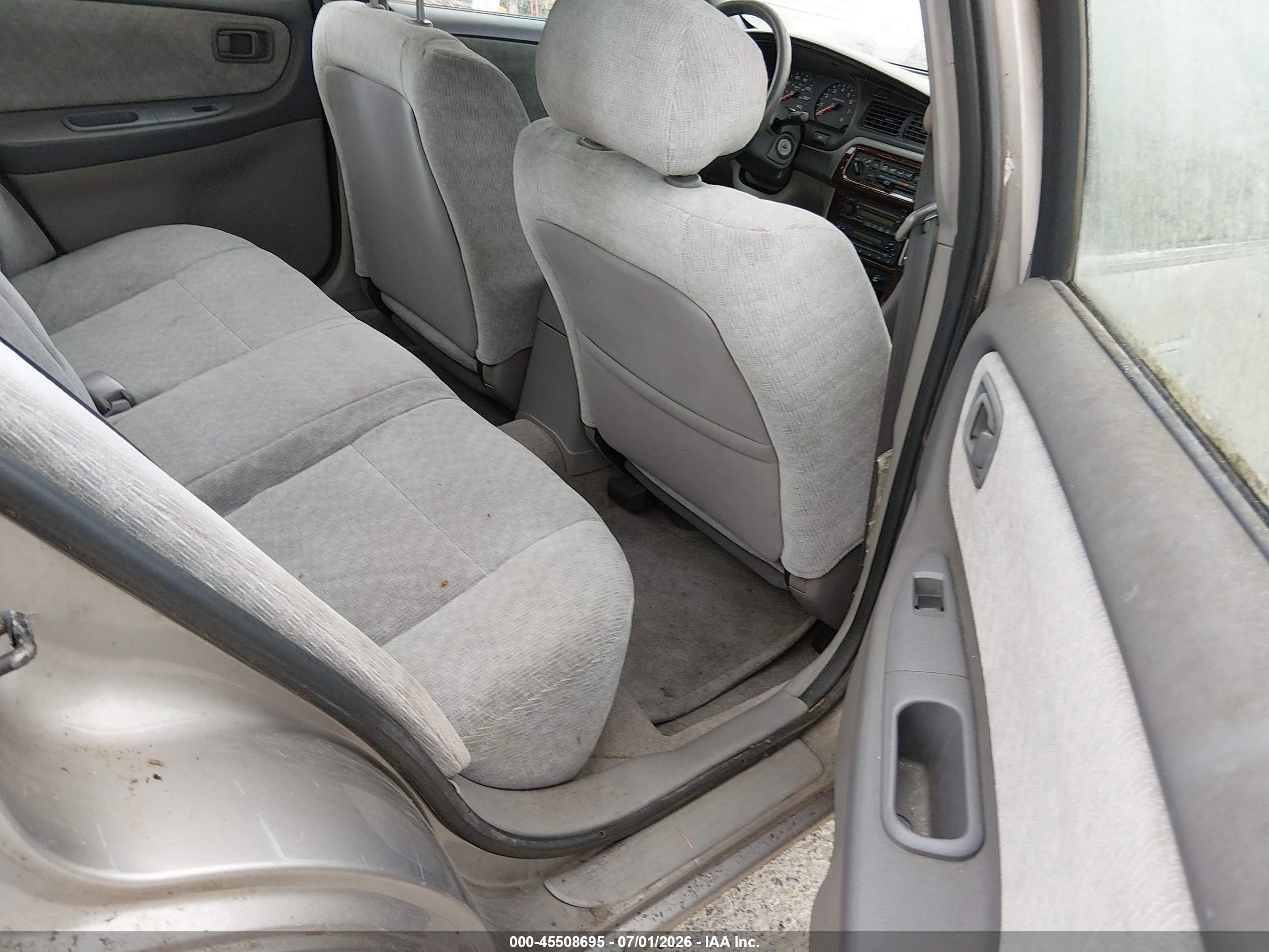 2001 Nissan Altima Gxe Brown vin: 1N4DL01D01C132353