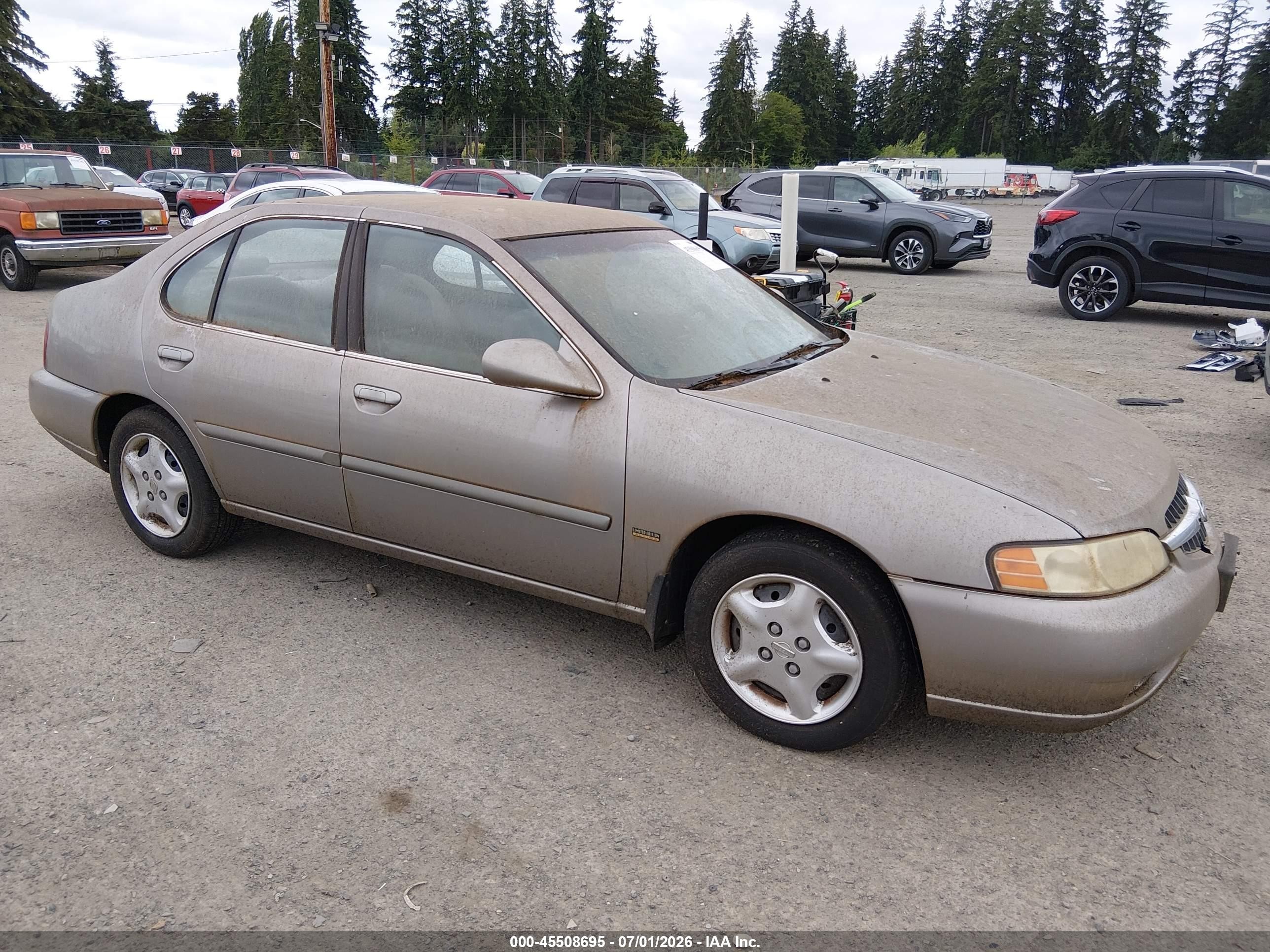 2001 Nissan Altima Gxe Brown vin: 1N4DL01D01C132353