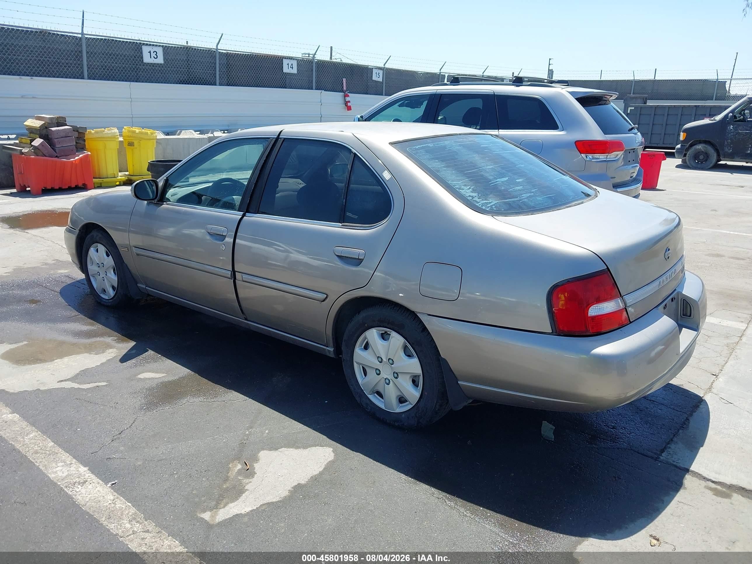 2001 Nissan Altima Gxe Gold vin: 1N4DL01D01C147676