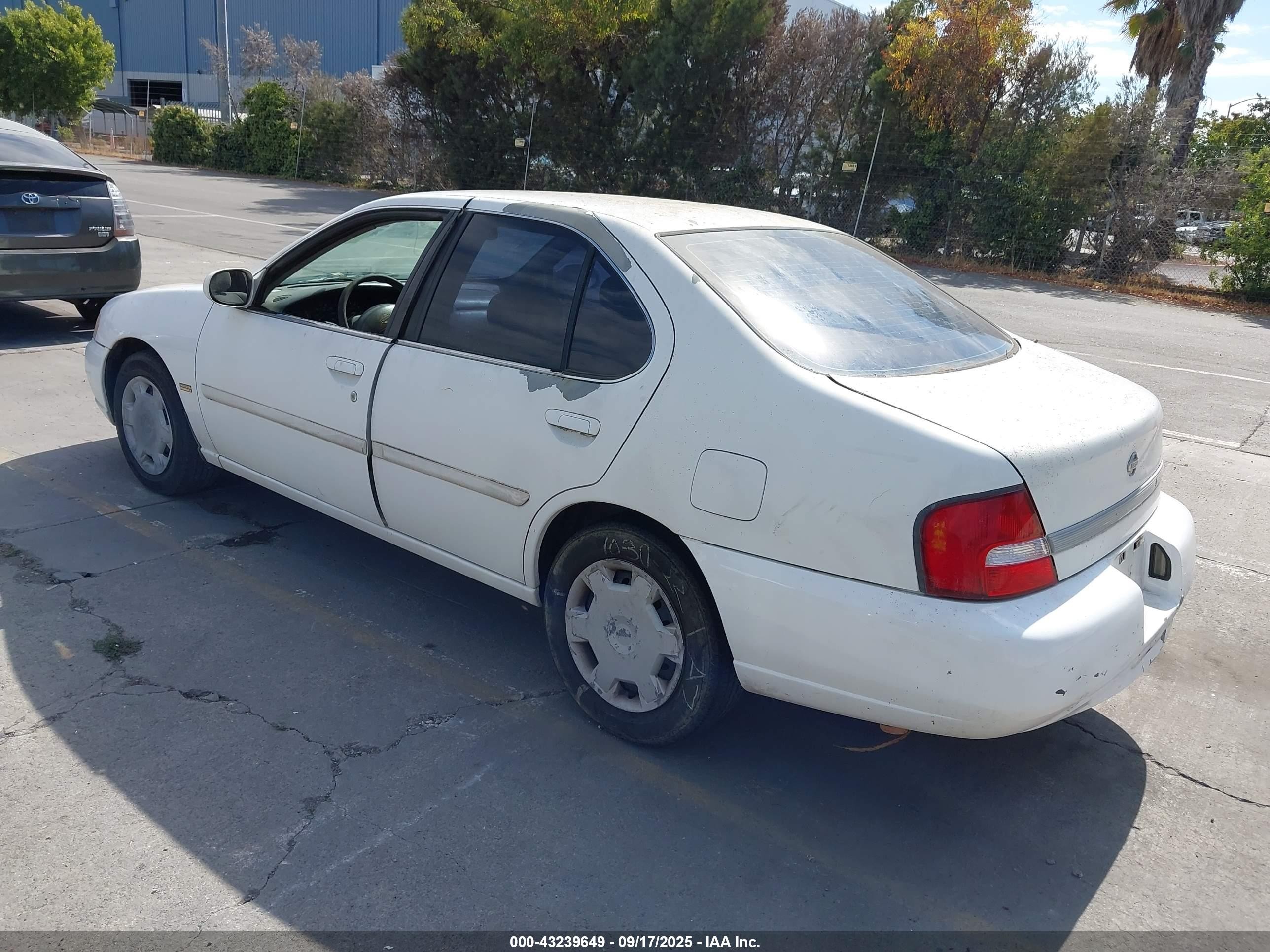 2001 Nissan Altima Gxe White vin: 1N4DL01D01C148889
