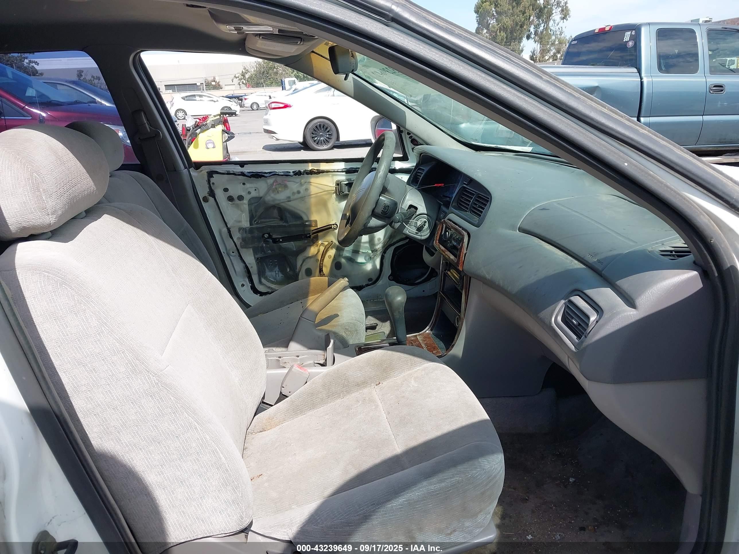 2001 Nissan Altima Gxe White vin: 1N4DL01D01C148889