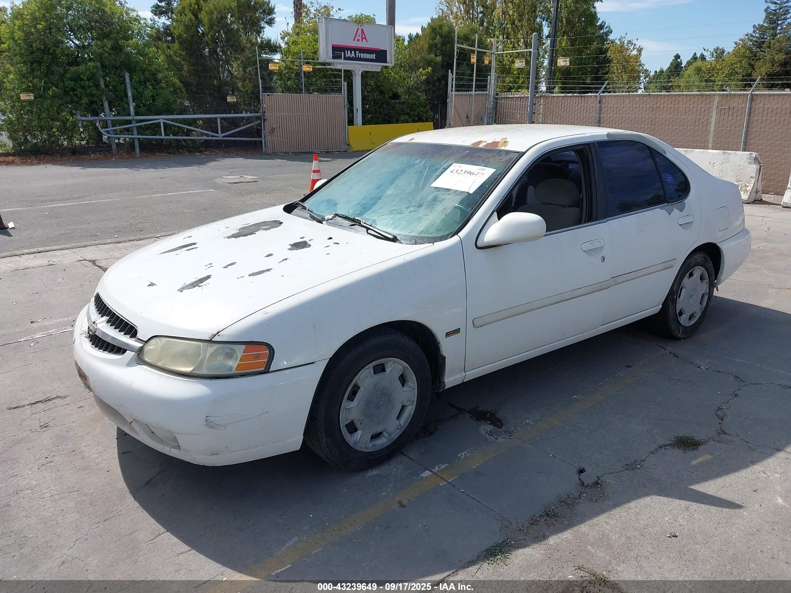 2001 Nissan Altima Gxe White vin: 1N4DL01D01C148889