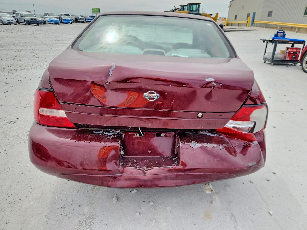 2001 Nissan Altima Xe Maroon vin: 1N4DL01D01C173095