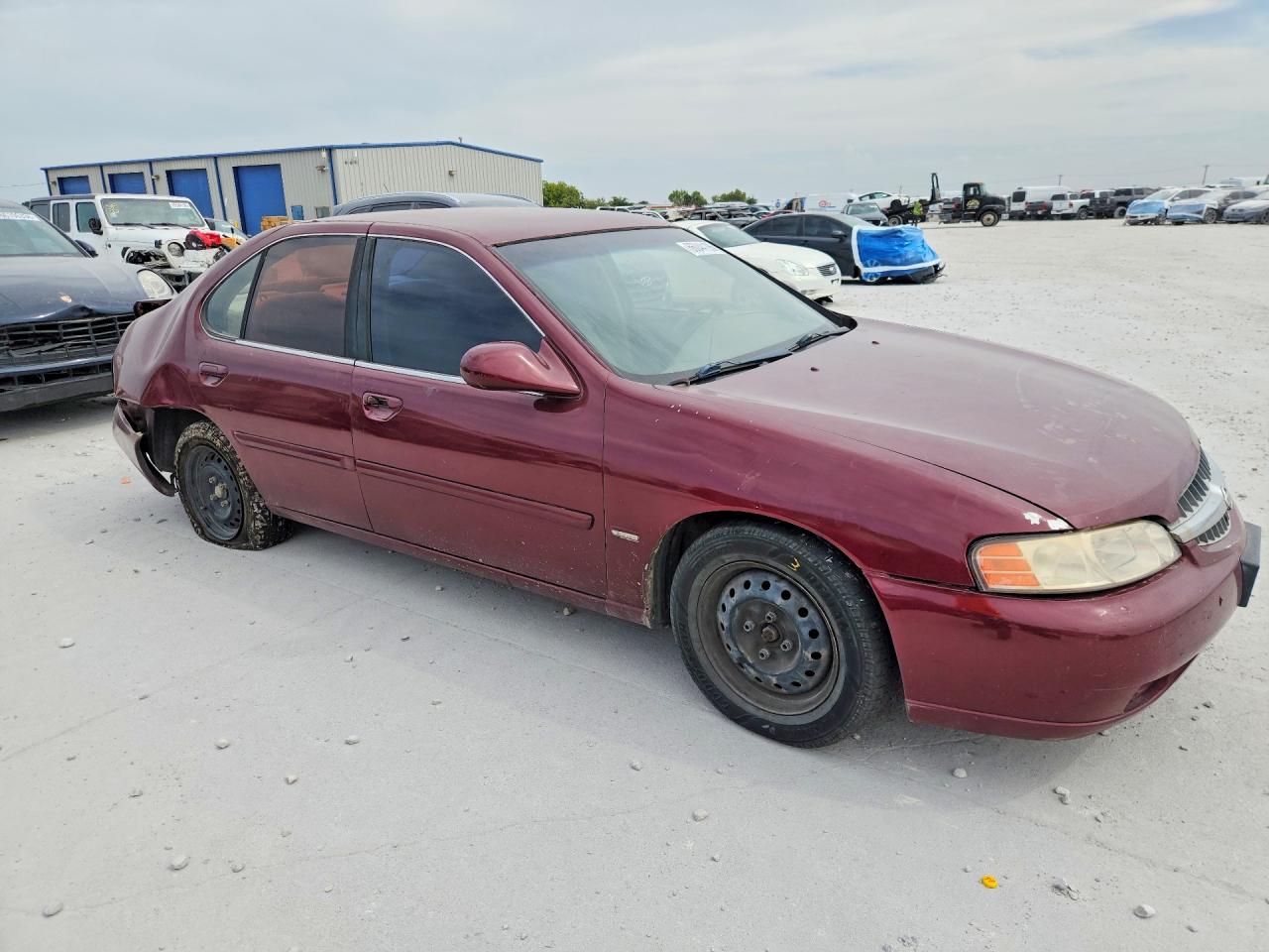 2001 Nissan Altima Xe Maroon vin: 1N4DL01D01C173095
