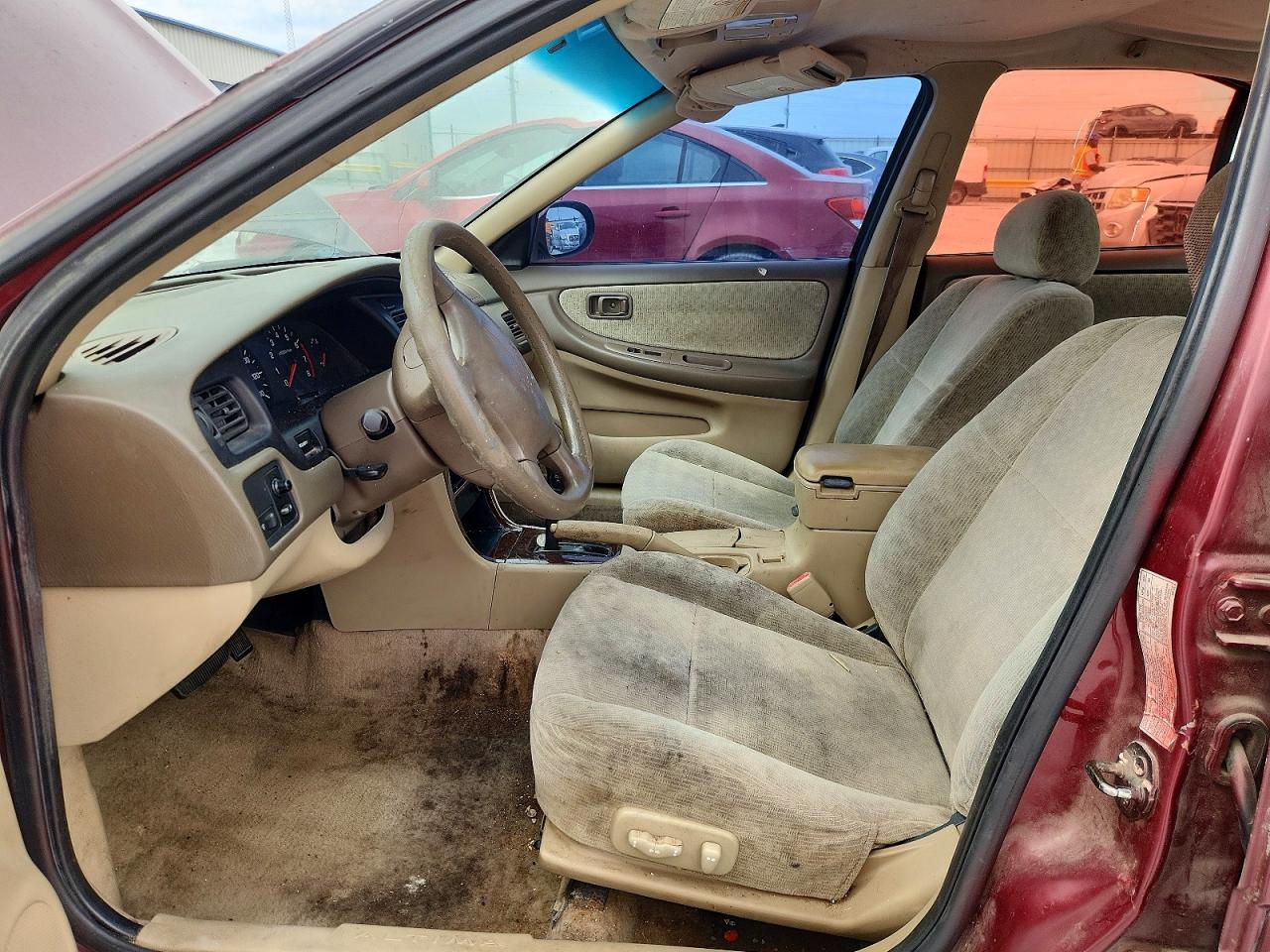 2001 Nissan Altima Xe Maroon vin: 1N4DL01D01C173095