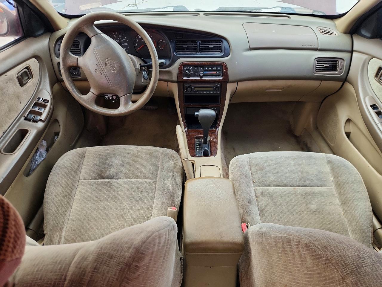 2001 Nissan Altima Xe Maroon vin: 1N4DL01D01C173095