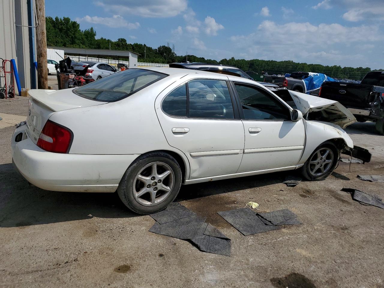 2001 Nissan Altima Xe White vin: 1N4DL01D01C206340