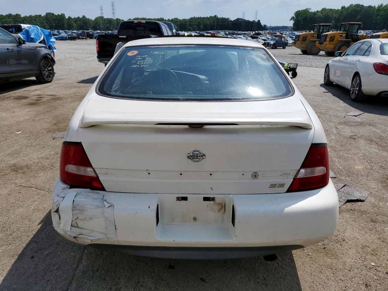 2001 Nissan Altima Xe White vin: 1N4DL01D01C206340