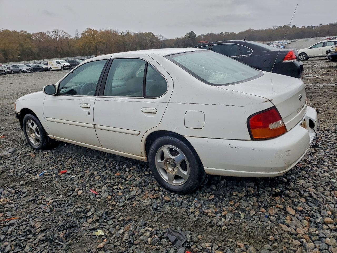 1999 Nissan Altima Xe White vin: 1N4DL01D0XC224359