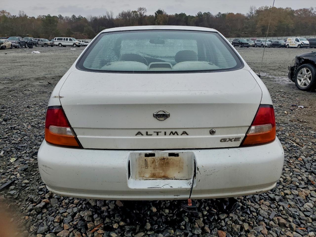 1999 Nissan Altima Xe White vin: 1N4DL01D0XC224359