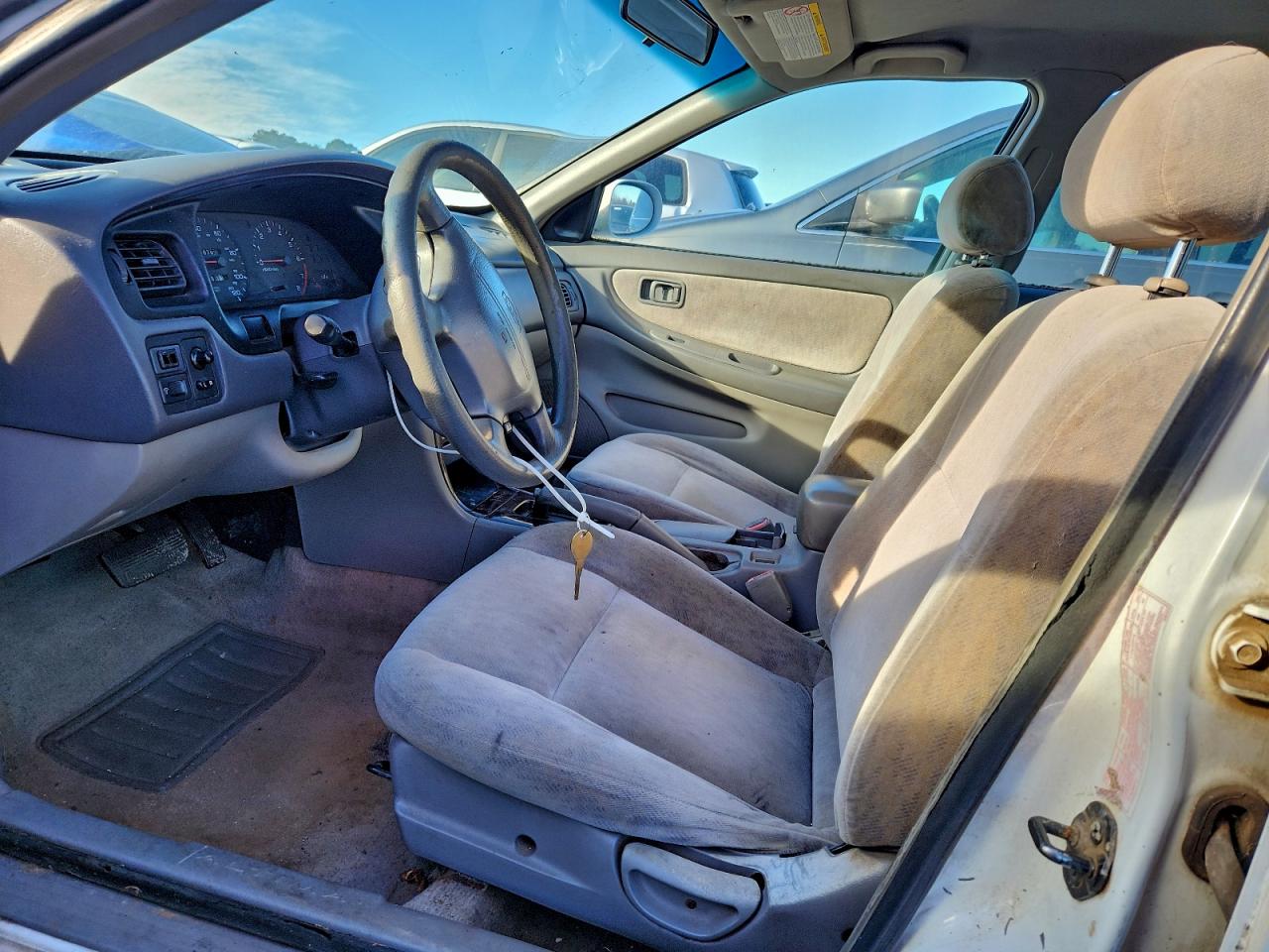 1999 Nissan Altima Xe White vin: 1N4DL01D0XC224359