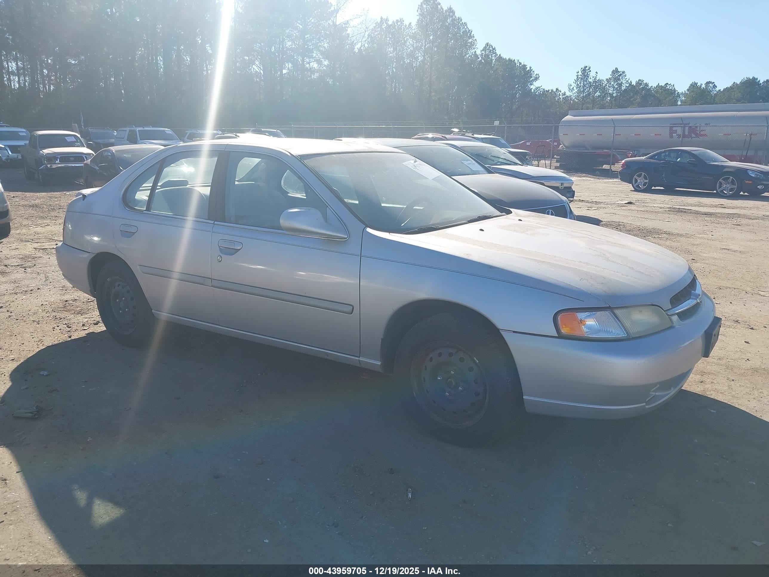 1999 Nissan Altima Gle/gxe/se/se-l/xe Silver vin: 1N4DL01D1XC235595