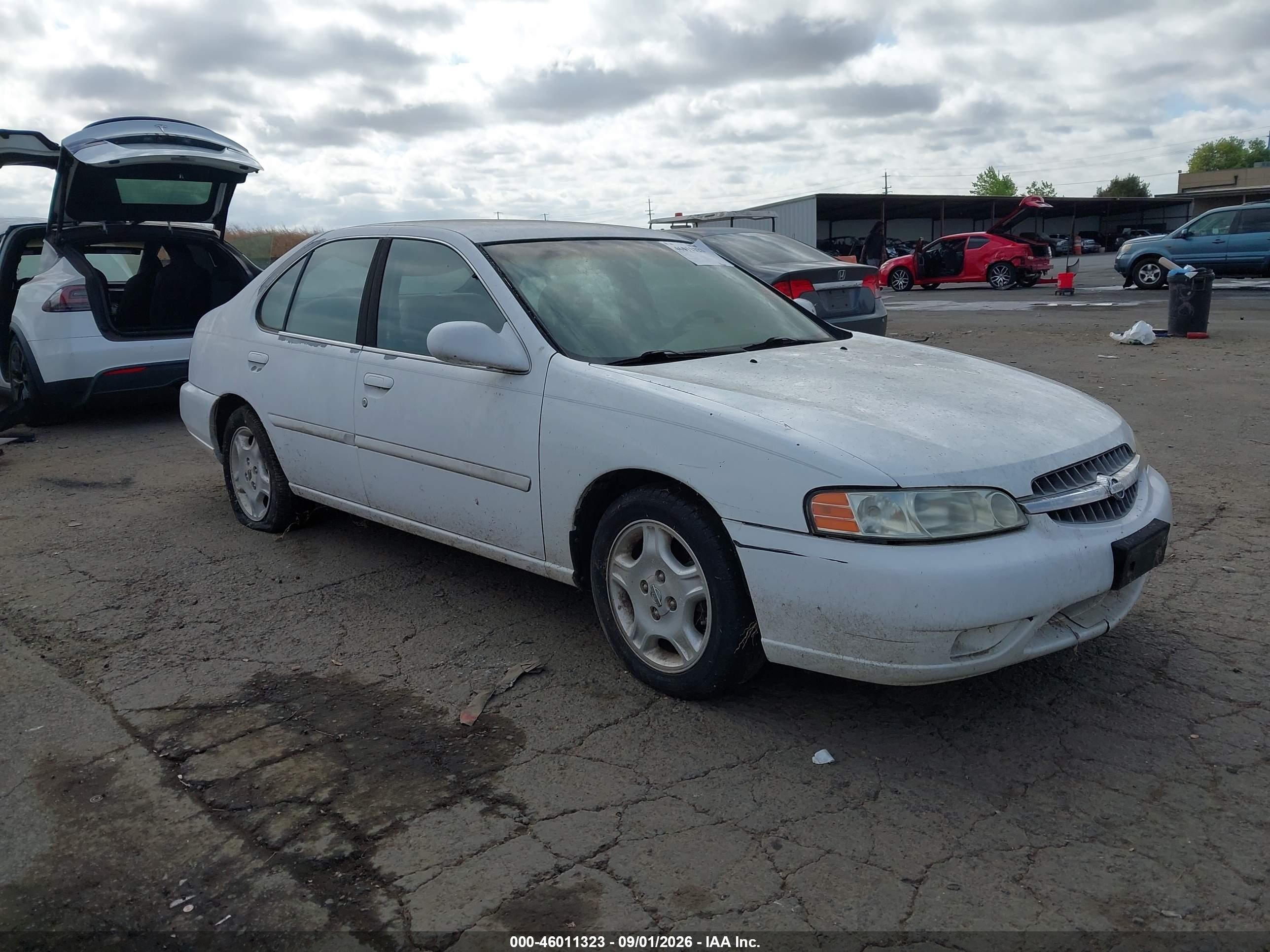 2000 Nissan Altima Gle/gxe/se/xe Белый vin: 1N4DL01D1YC109027