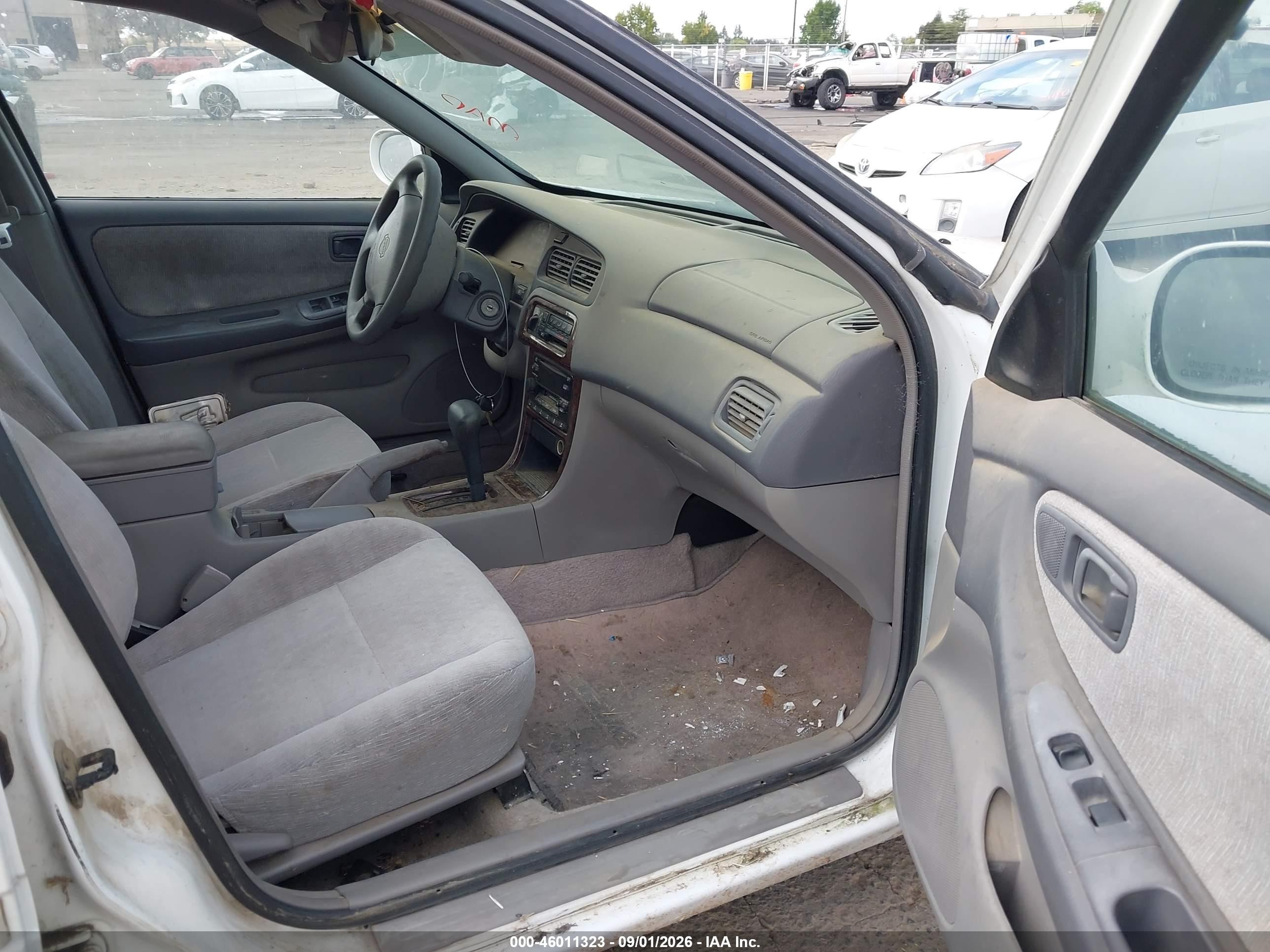 2000 Nissan Altima Gle/gxe/se/xe White vin: 1N4DL01D1YC109027