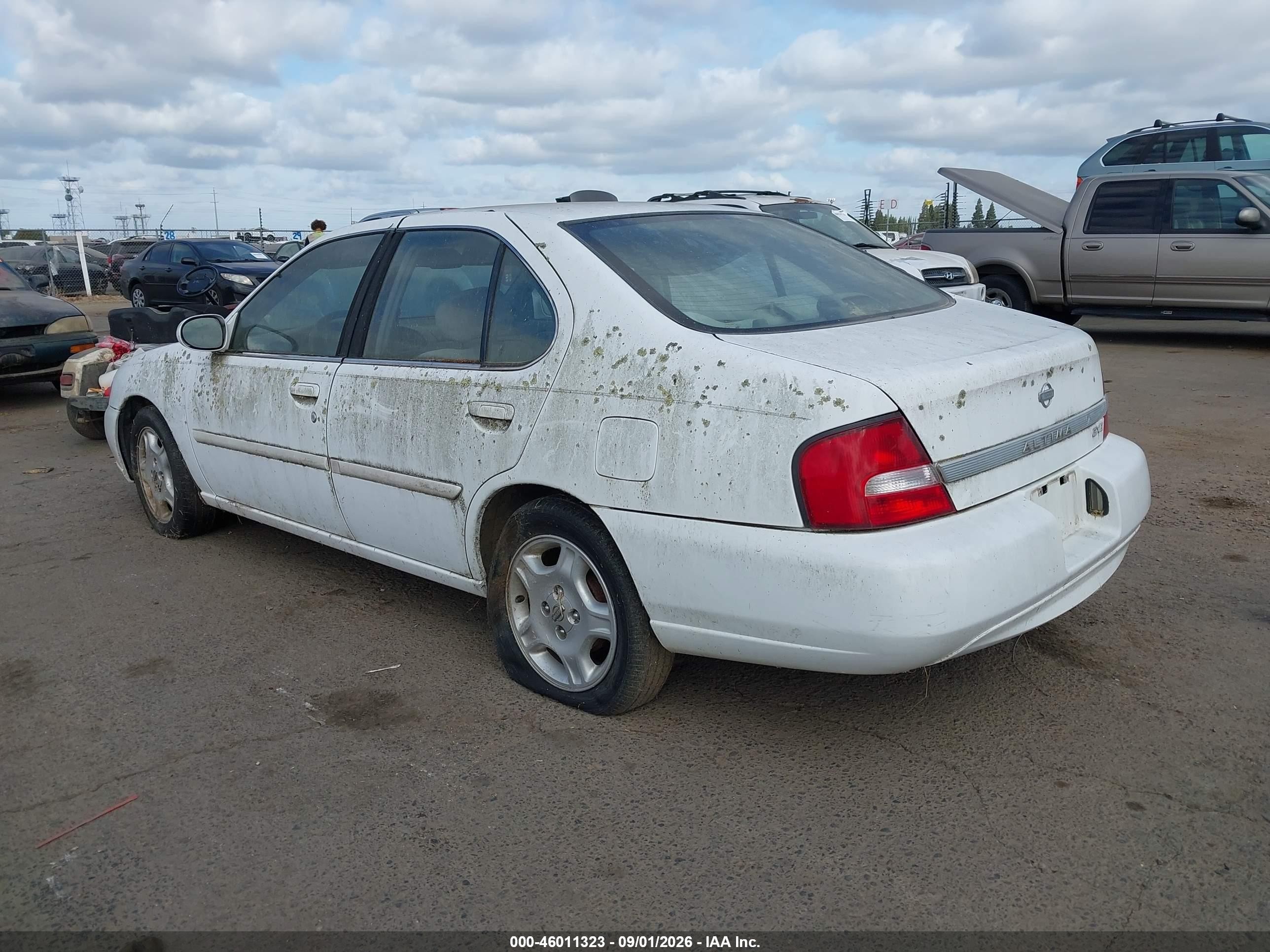 2000 Nissan Altima Gle/gxe/se/xe White vin: 1N4DL01D1YC109027