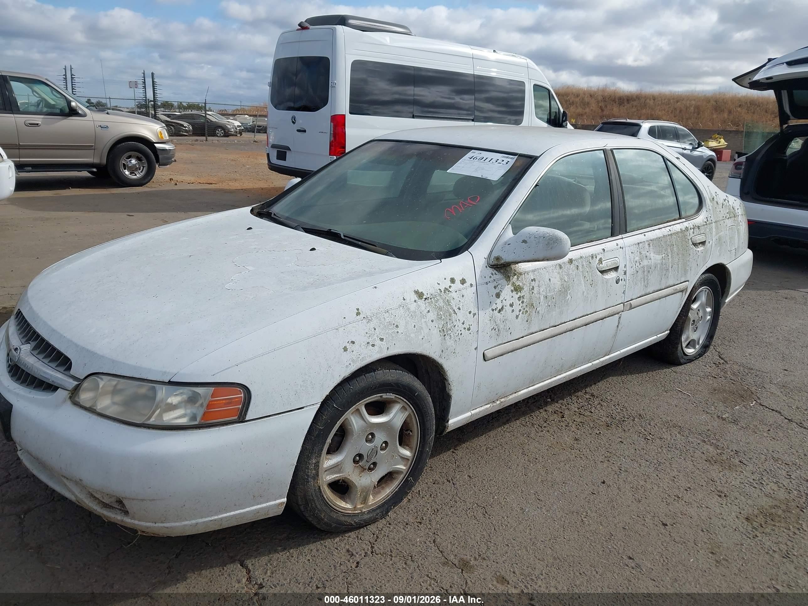 2000 Nissan Altima Gle/gxe/se/xe White vin: 1N4DL01D1YC109027