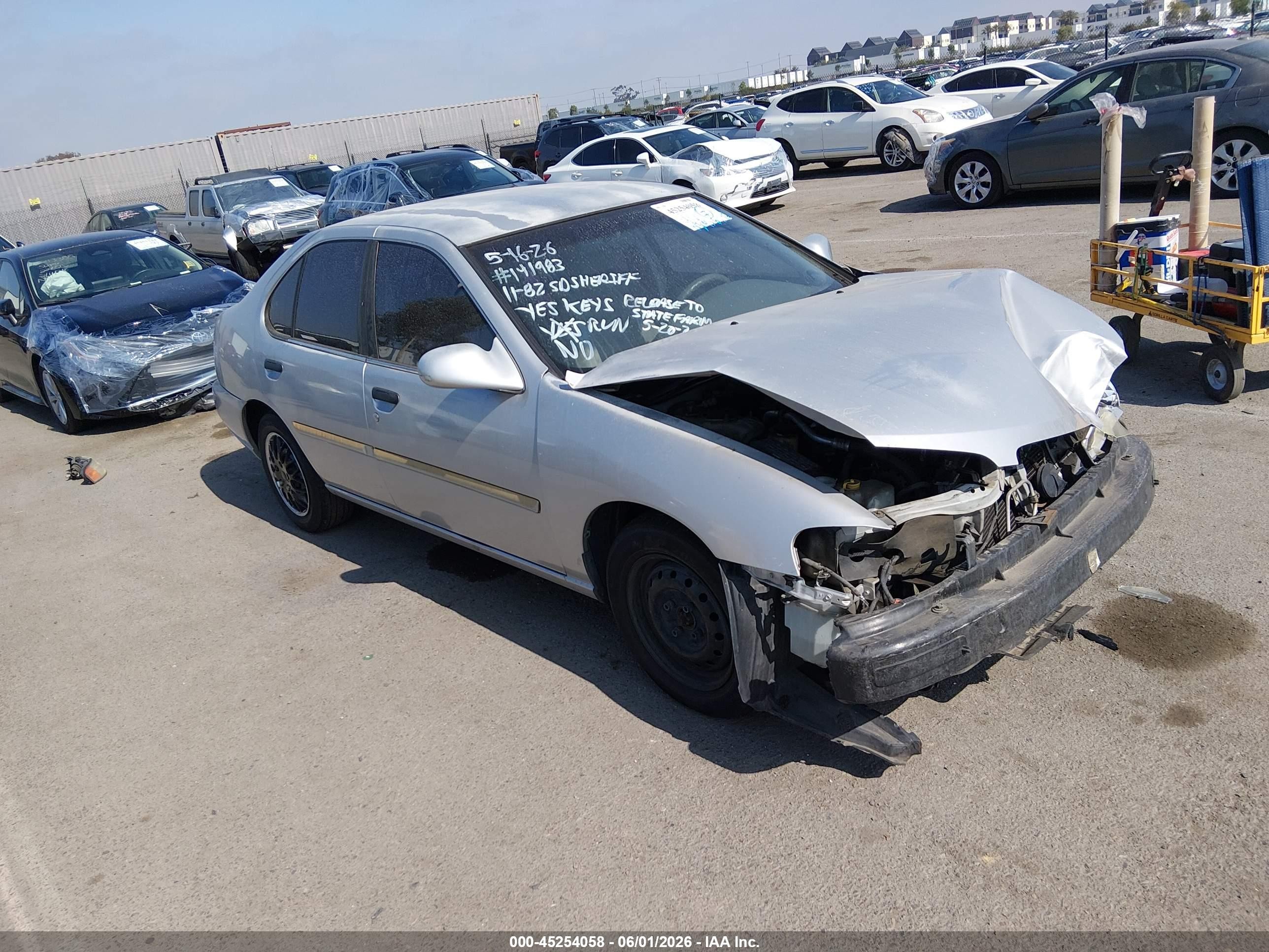 2000 Nissan Altima   Silver vin: 1N4DL01D1YC117306