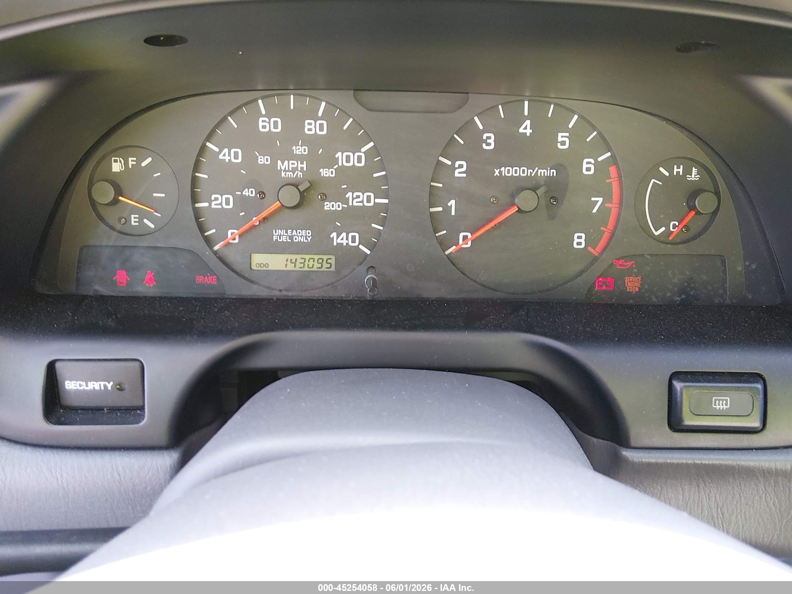 2000 Nissan Altima   Silver vin: 1N4DL01D1YC117306