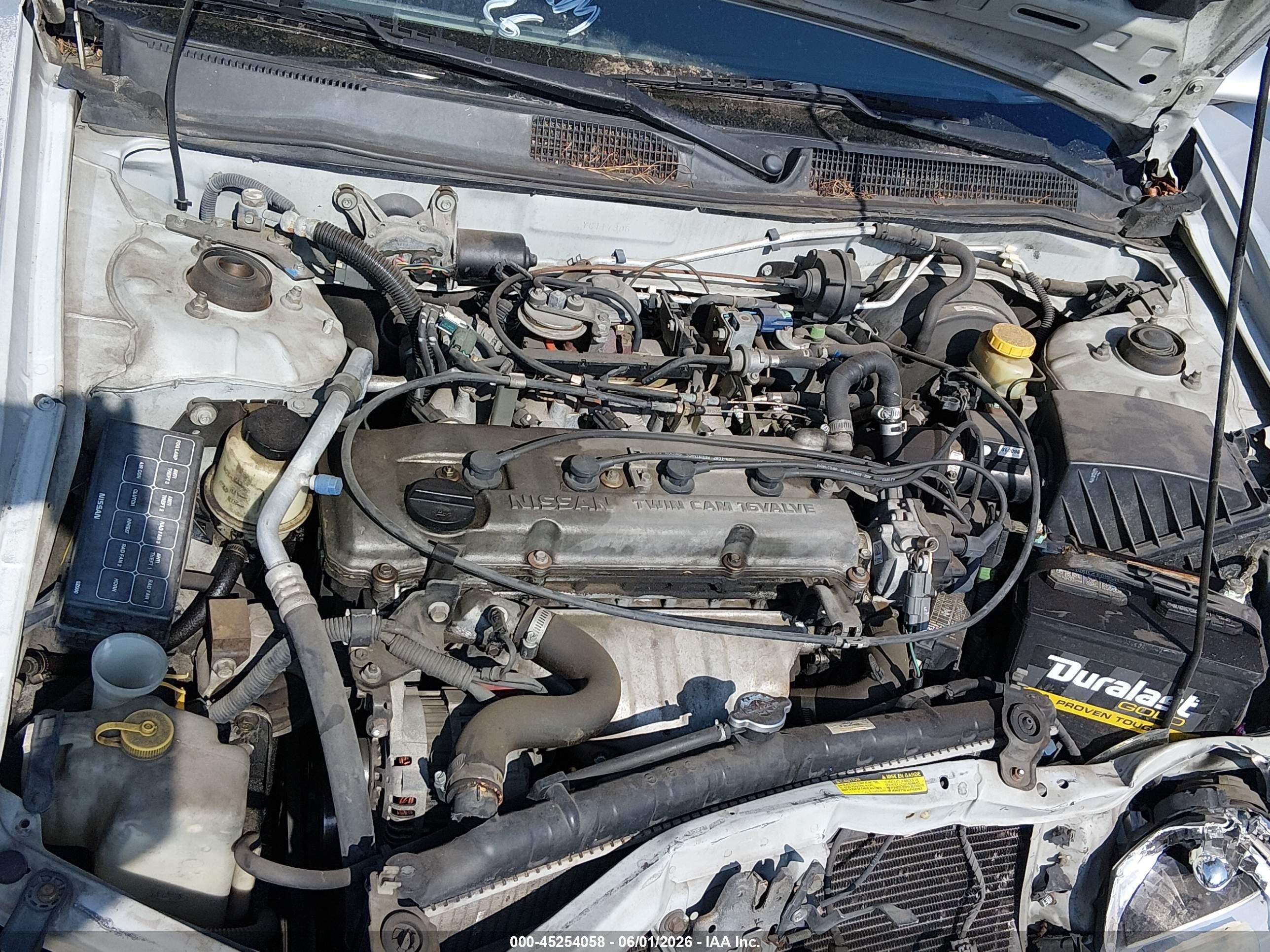 2000 Nissan Altima   Silver vin: 1N4DL01D1YC117306