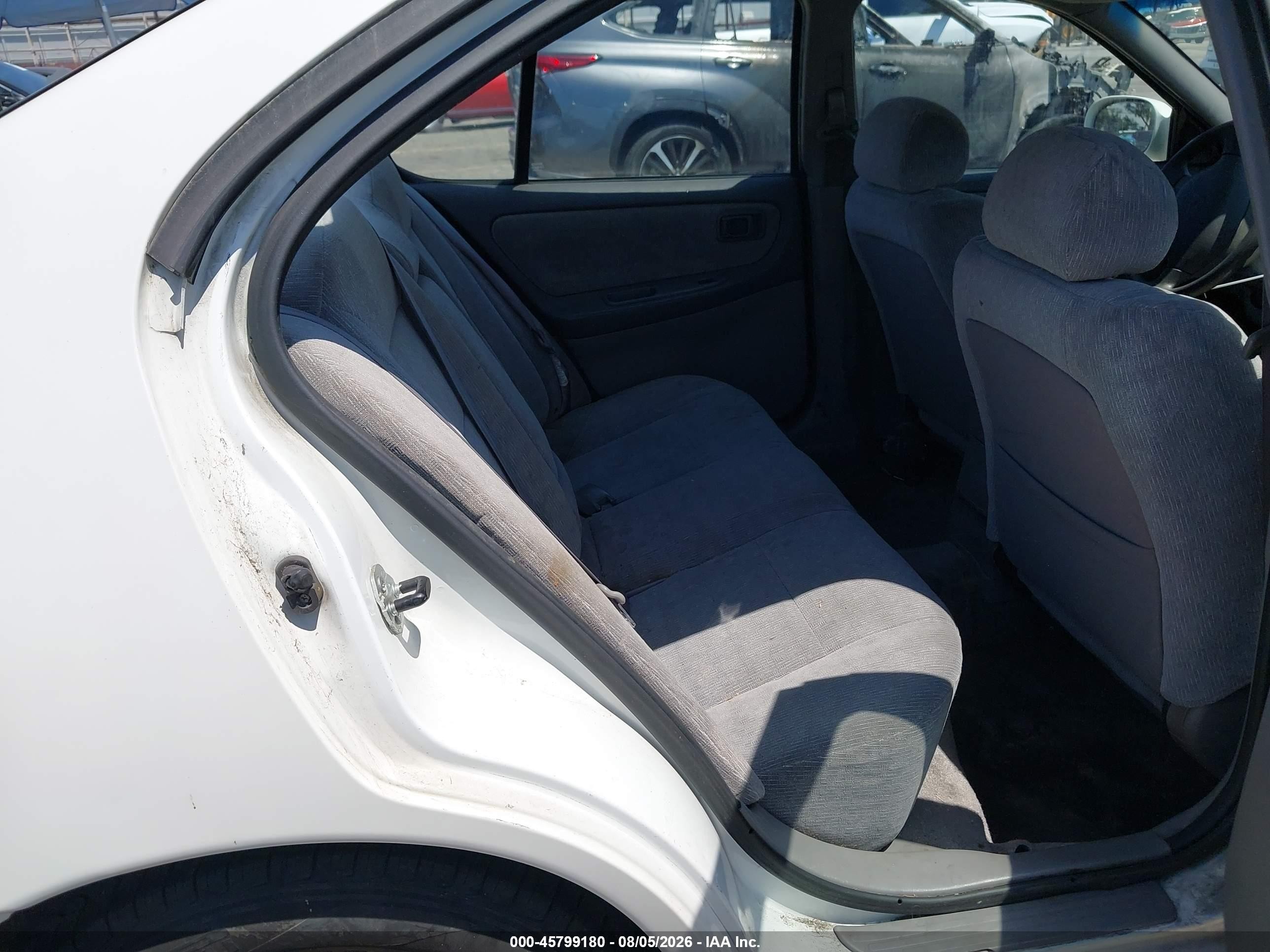 2001 Nissan Altima Gxe White vin: 1N4DL01D21C232583