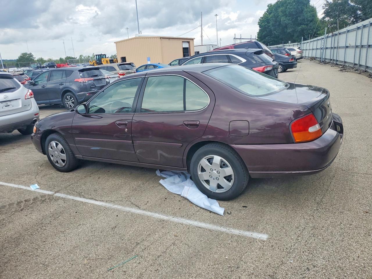 1998 Nissan Altima Xe Burgundy vin: 1N4DL01D2WC206234