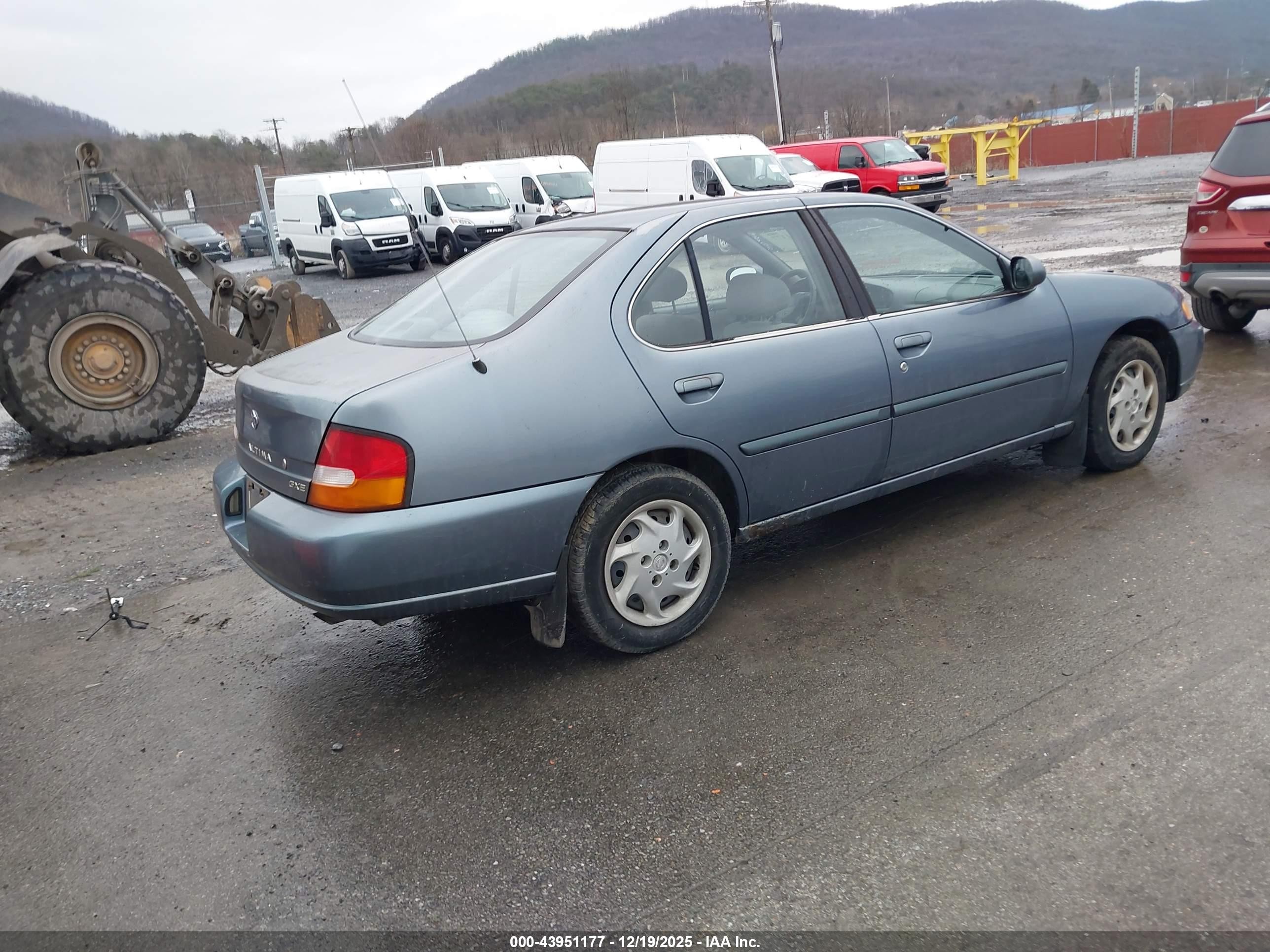 1999 Nissan Altima Gle/gxe/se/se-l/xe Blue vin: 1N4DL01D2XC123761