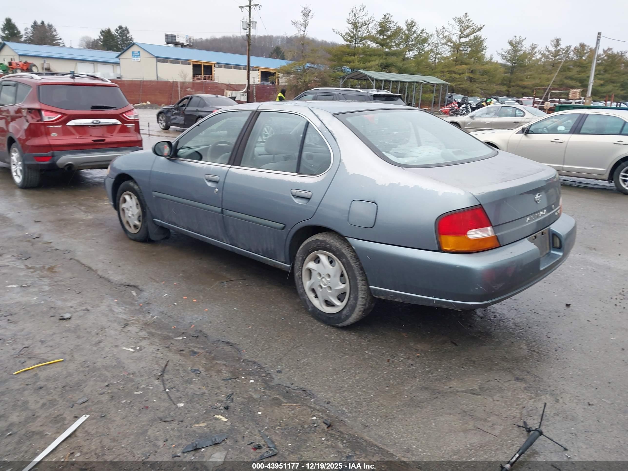 1999 Nissan Altima Gle/gxe/se/se-l/xe Blue vin: 1N4DL01D2XC123761